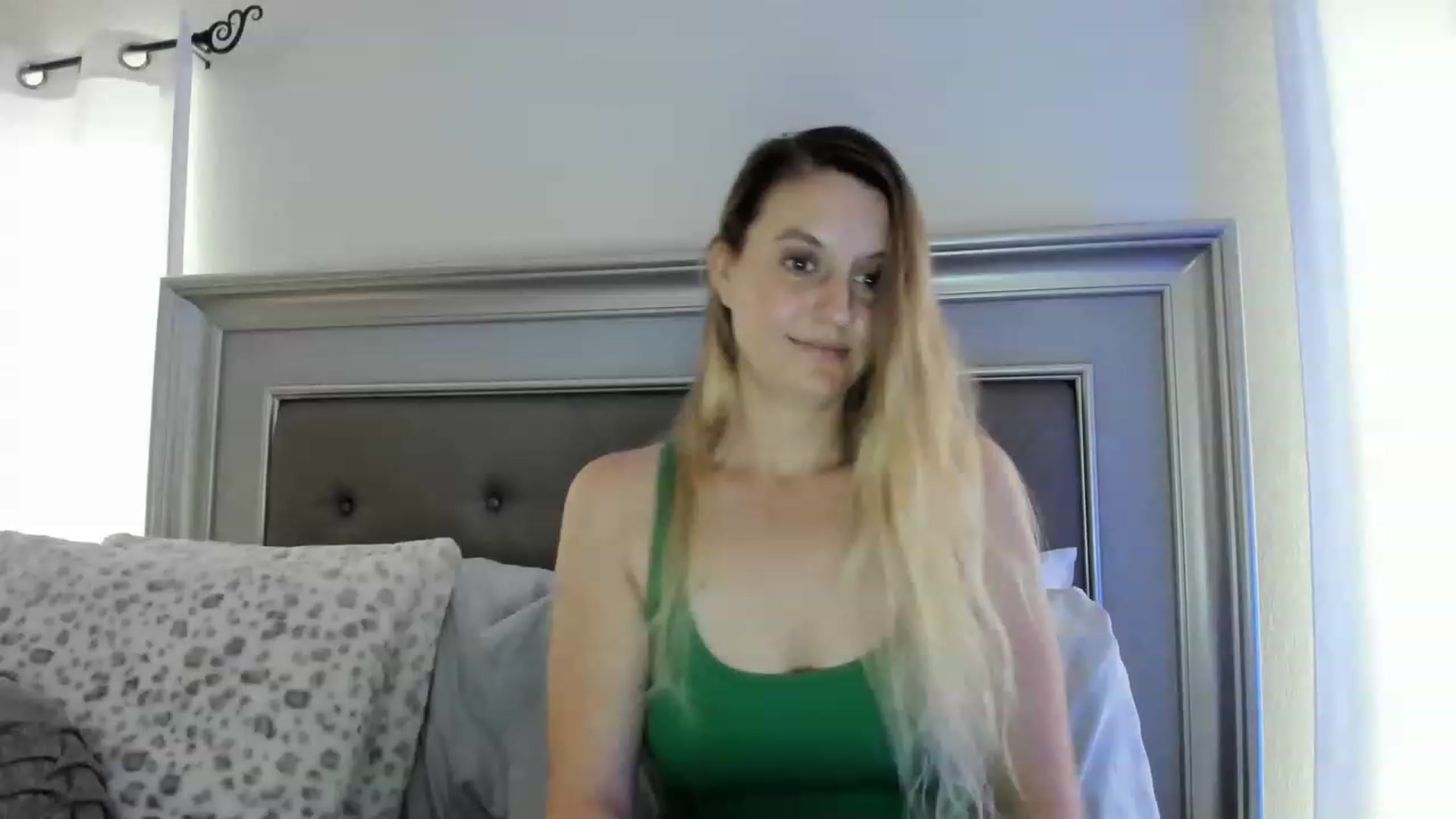 Gallery image thumbnail from Ca_ndi's myfreecams stream on, 03/19/2023, 13:37 image 12 of 20