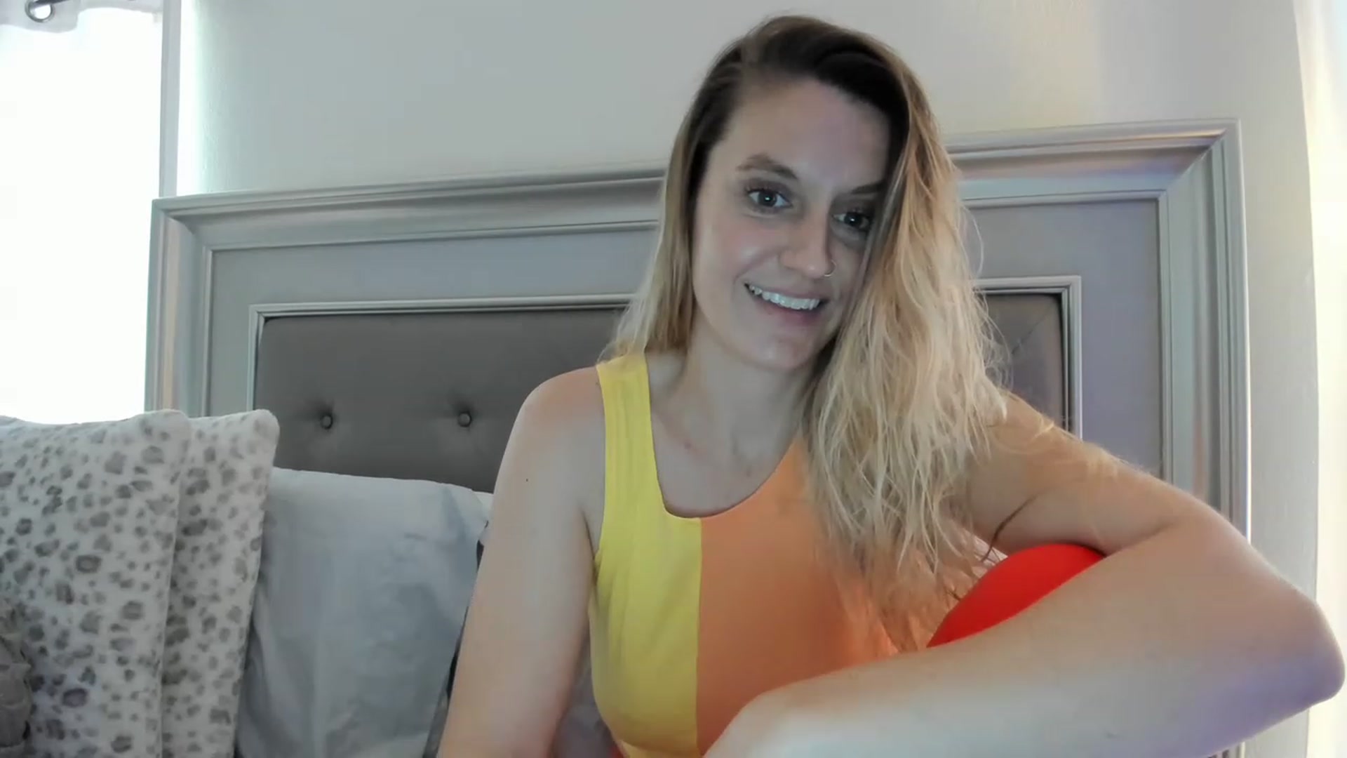Gallery image thumbnail from Ca_ndi's myfreecams stream on, 03/20/2023, 16:38 image 6 of 20
