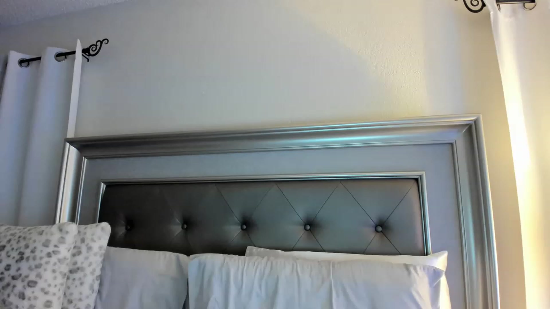 Gallery image thumbnail from Ca_ndi's myfreecams stream on, 03/21/2023, 24:02 image 12 of 20