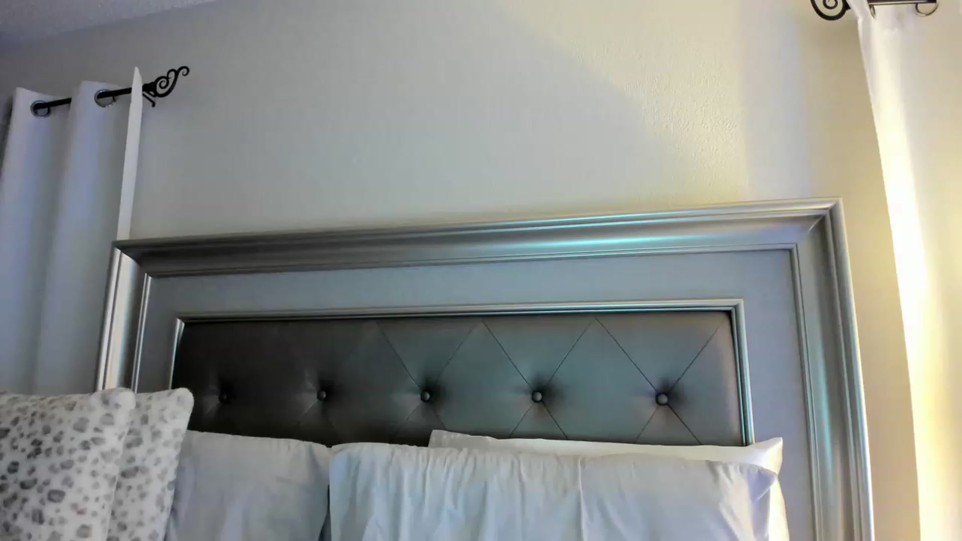 Gallery image thumbnail from Ca_ndi's myfreecams stream on, 03/21/2023, 24:02 image 7 of 20
