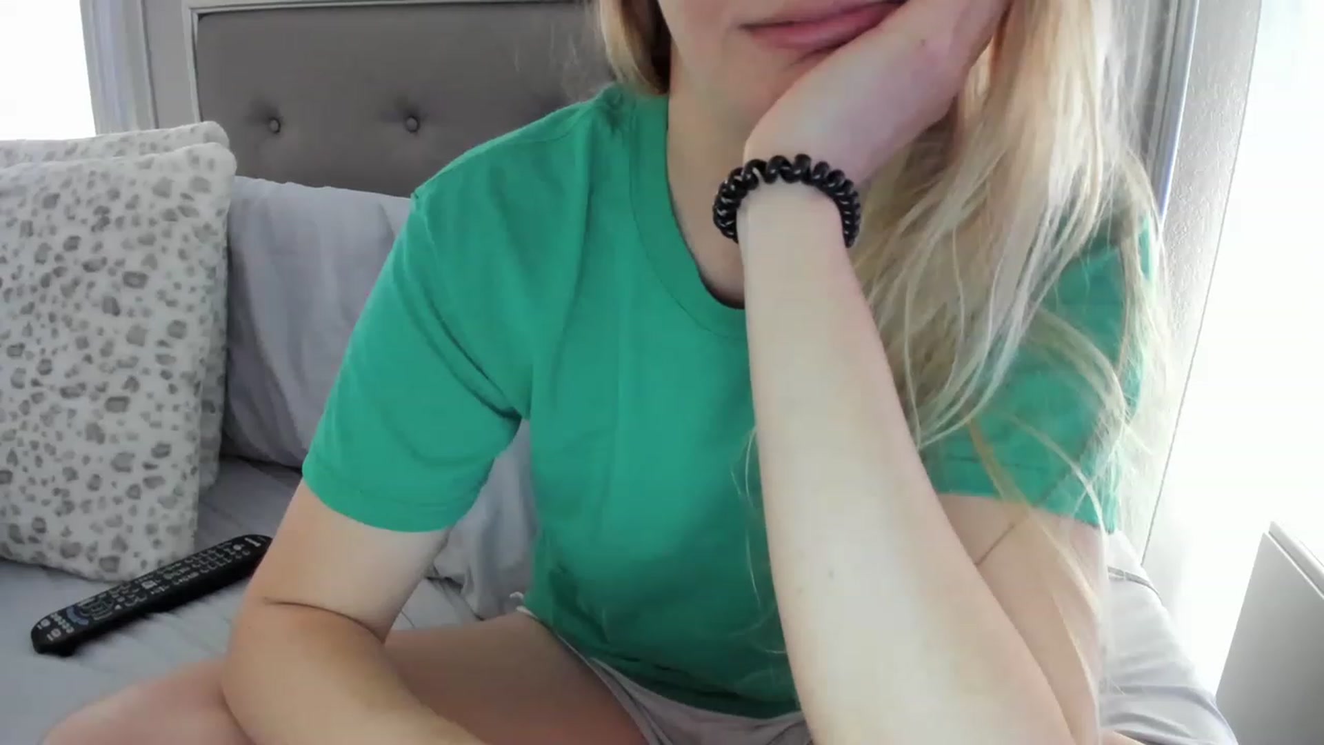 Gallery image thumbnail from Ca_ndi's myfreecams stream on, 03/21/2023, 14:42 image 19 of 20