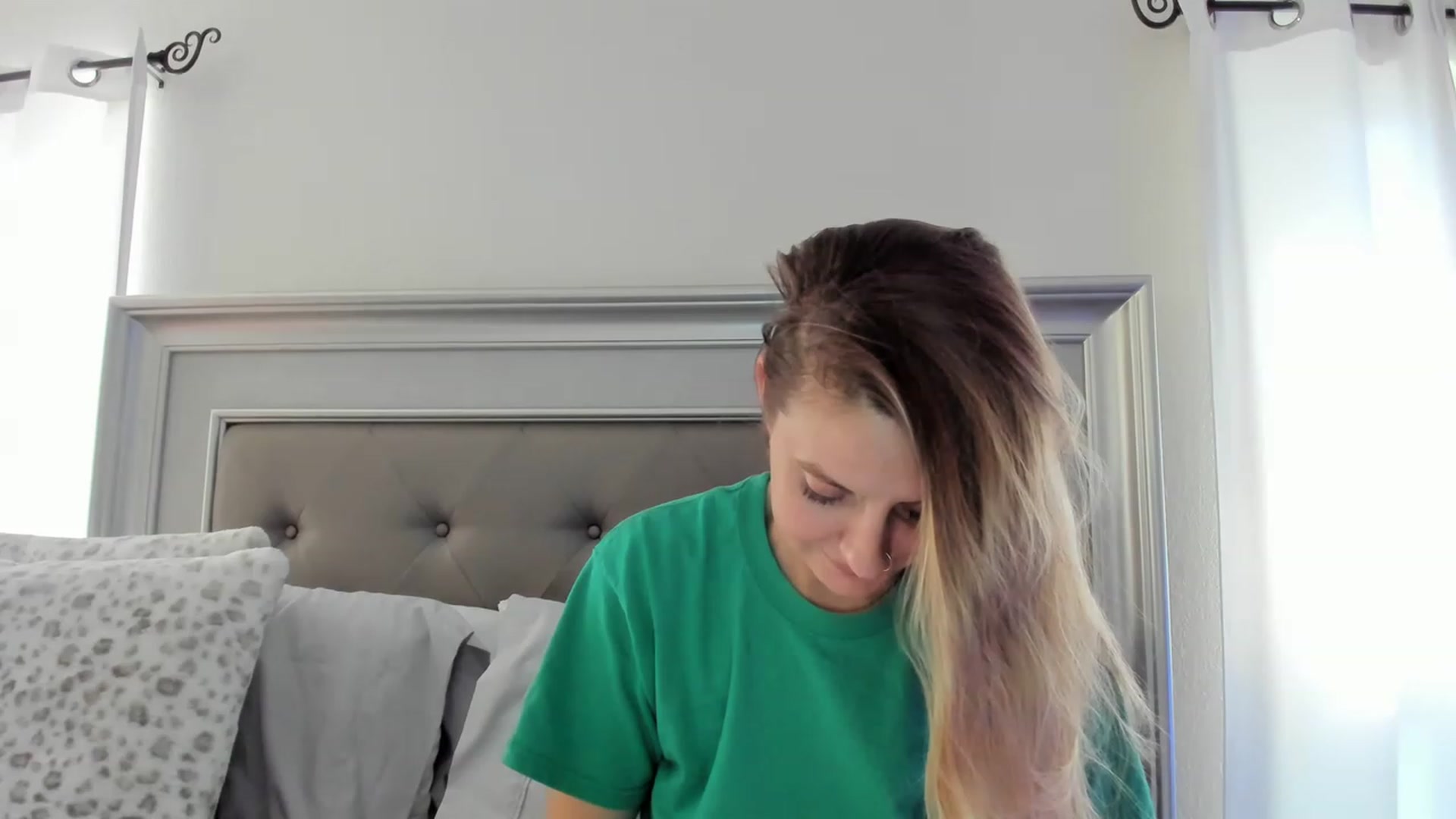 Gallery image thumbnail from Ca_ndi's myfreecams stream on, 03/21/2023, 14:42 image 6 of 20