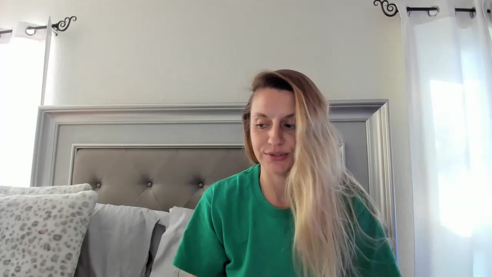 Gallery image thumbnail from Ca_ndi's myfreecams stream on, 03/21/2023, 14:42 image 3 of 20