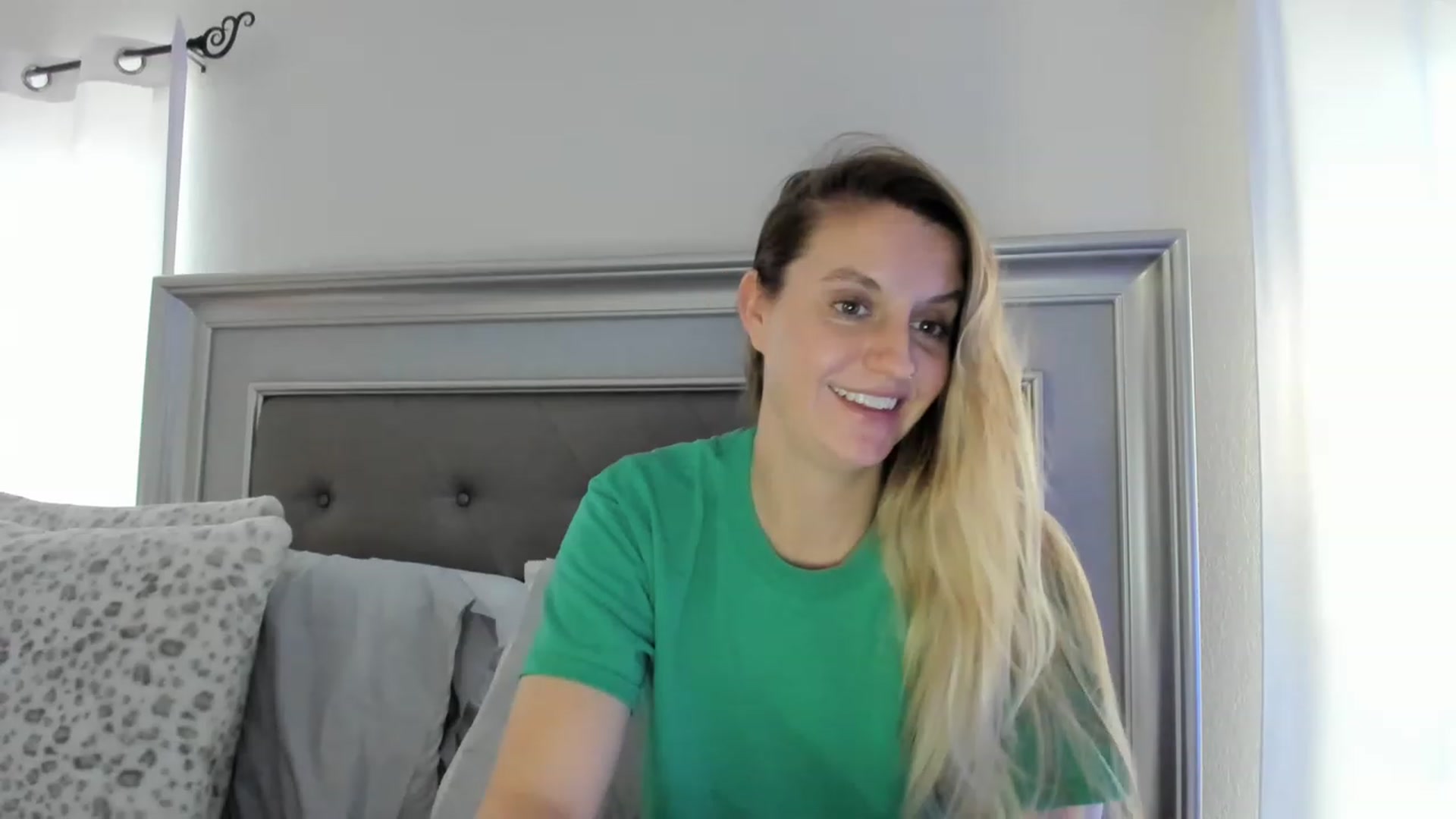 Gallery image thumbnail from Ca_ndi's myfreecams stream on, 03/21/2023, 14:42 image 14 of 20