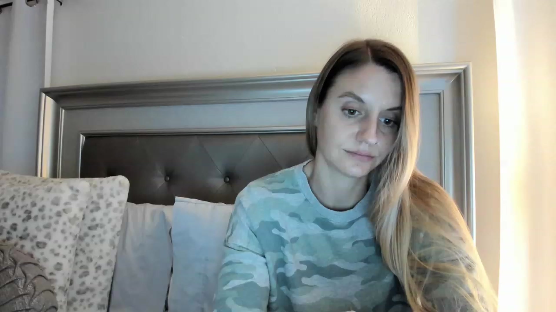 Gallery image thumbnail from Ca_ndi's myfreecams stream on, 03/22/2023, 24:03 image 11 of 20