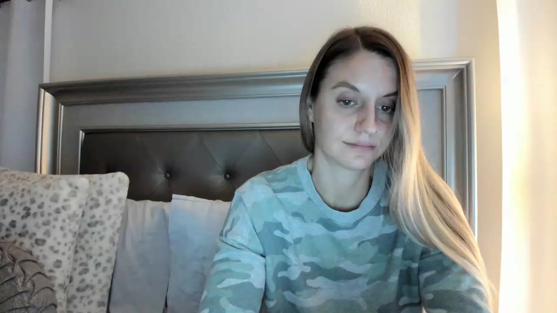 Gallery image thumbnail from Ca_ndi's myfreecams stream on, 03/22/2023, 24:03 image 10 of 20