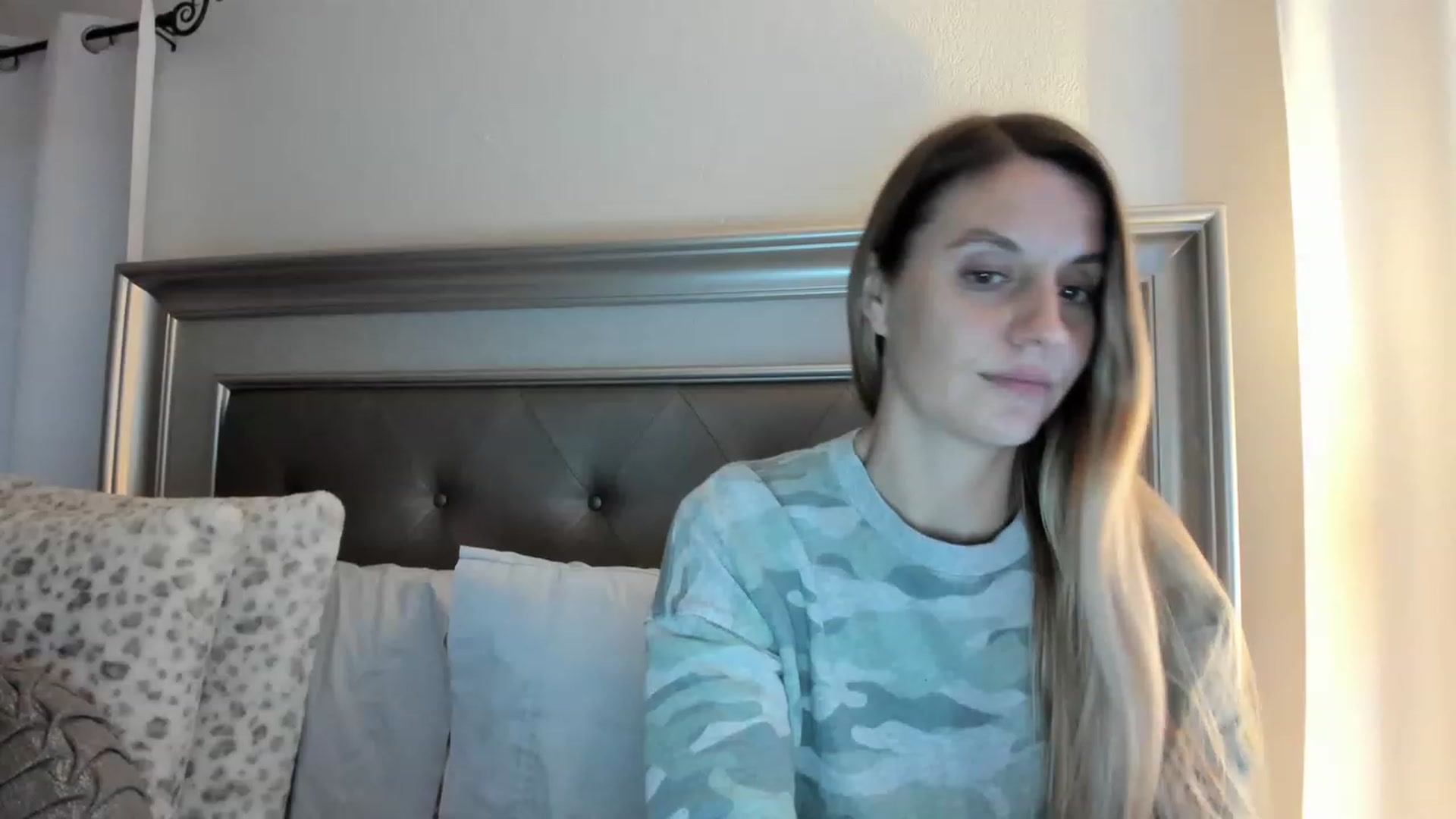 Gallery image thumbnail from Ca_ndi's myfreecams stream on, 03/22/2023, 24:03 image 7 of 20