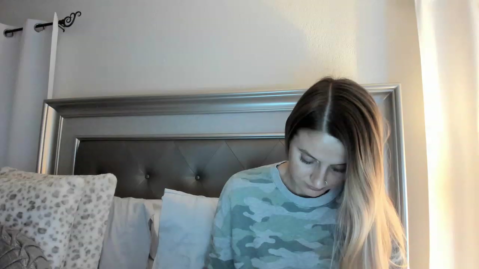 Gallery image thumbnail from Ca_ndi's myfreecams stream on, 03/22/2023, 24:03 image 12 of 20