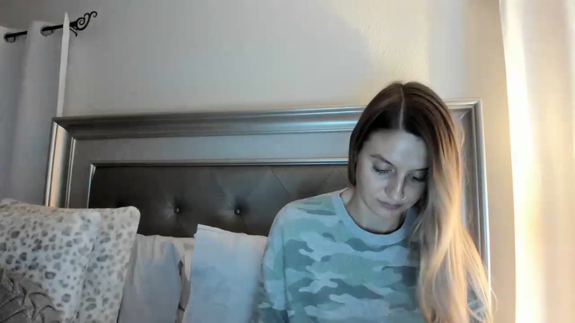 Gallery image thumbnail from Ca_ndi's myfreecams stream on, 03/22/2023, 24:03 image 14 of 20