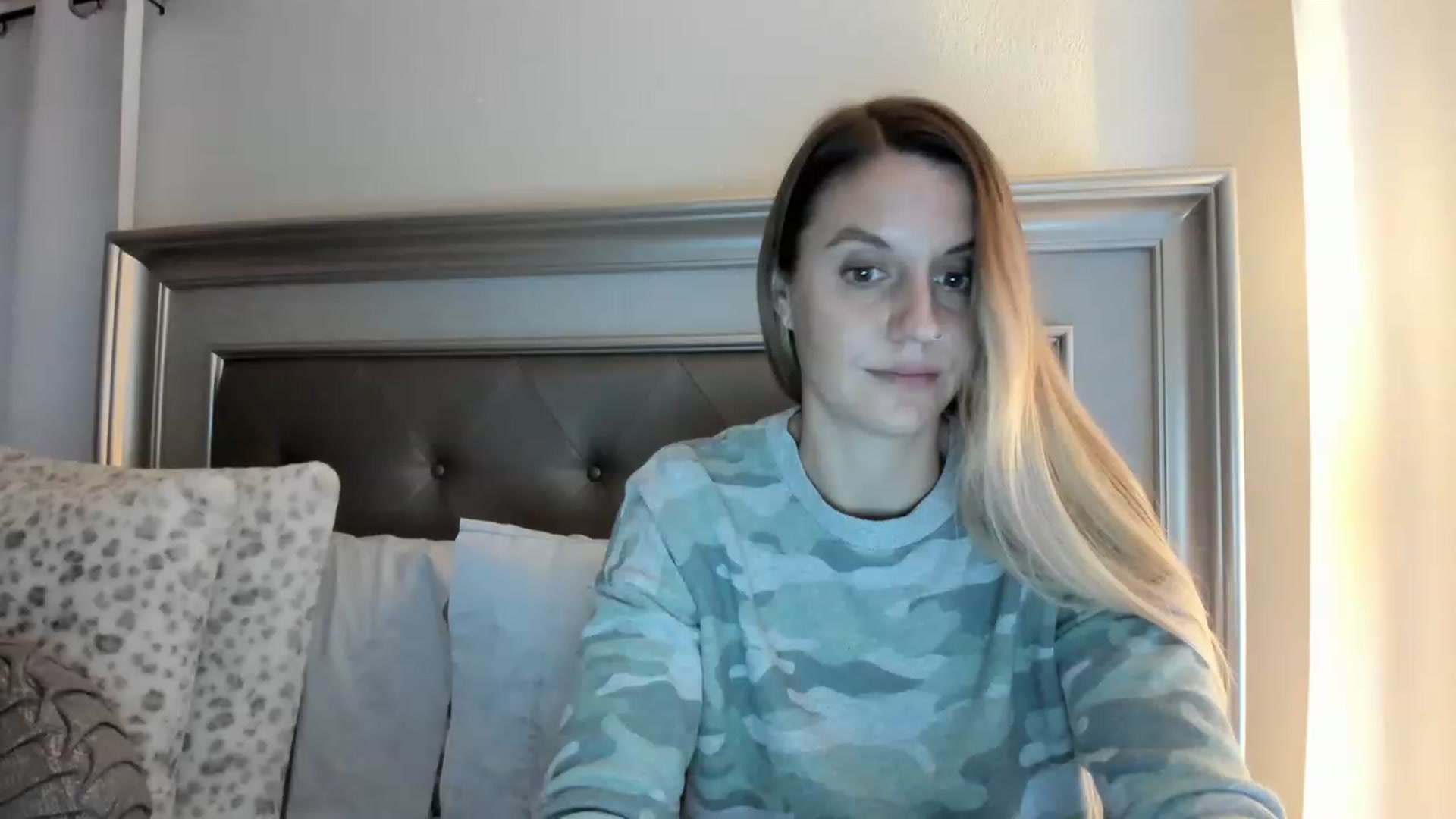Gallery image thumbnail from Ca_ndi's myfreecams stream on, 03/22/2023, 24:03 image 9 of 20