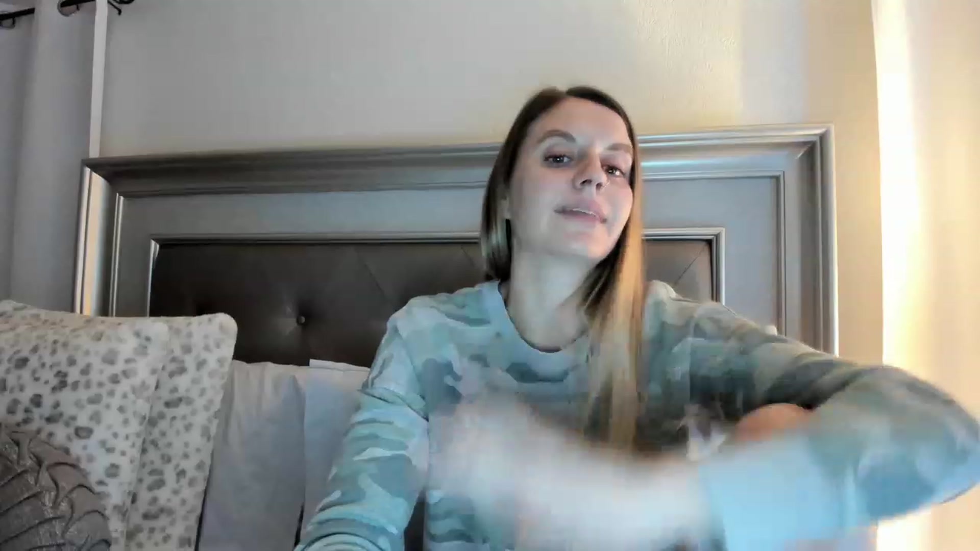 Gallery image thumbnail from Ca_ndi's myfreecams stream on, 03/22/2023, 24:23 image 2 of 20