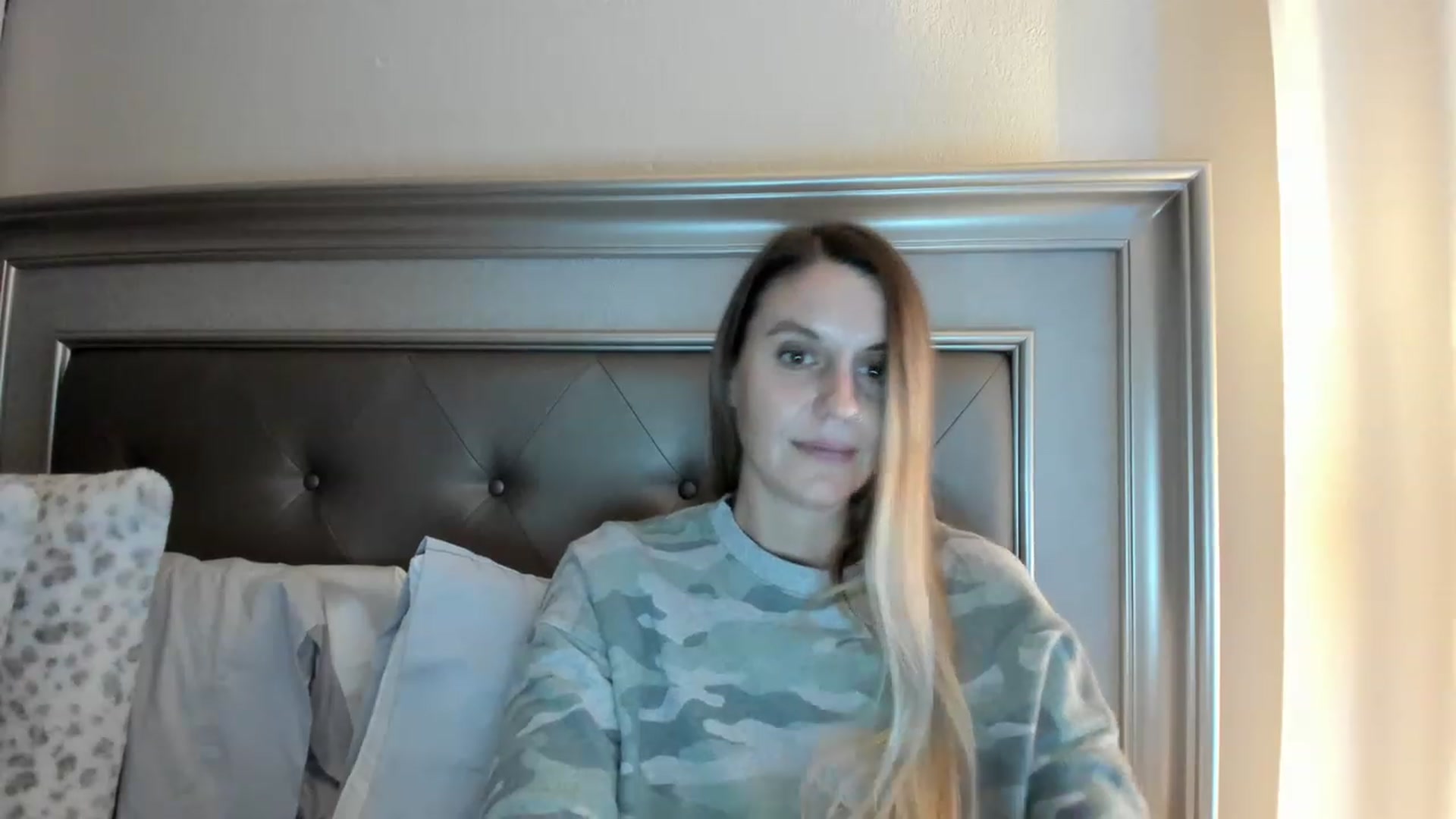 Gallery image thumbnail from Ca_ndi's myfreecams stream on, 03/22/2023, 24:23 image 14 of 20