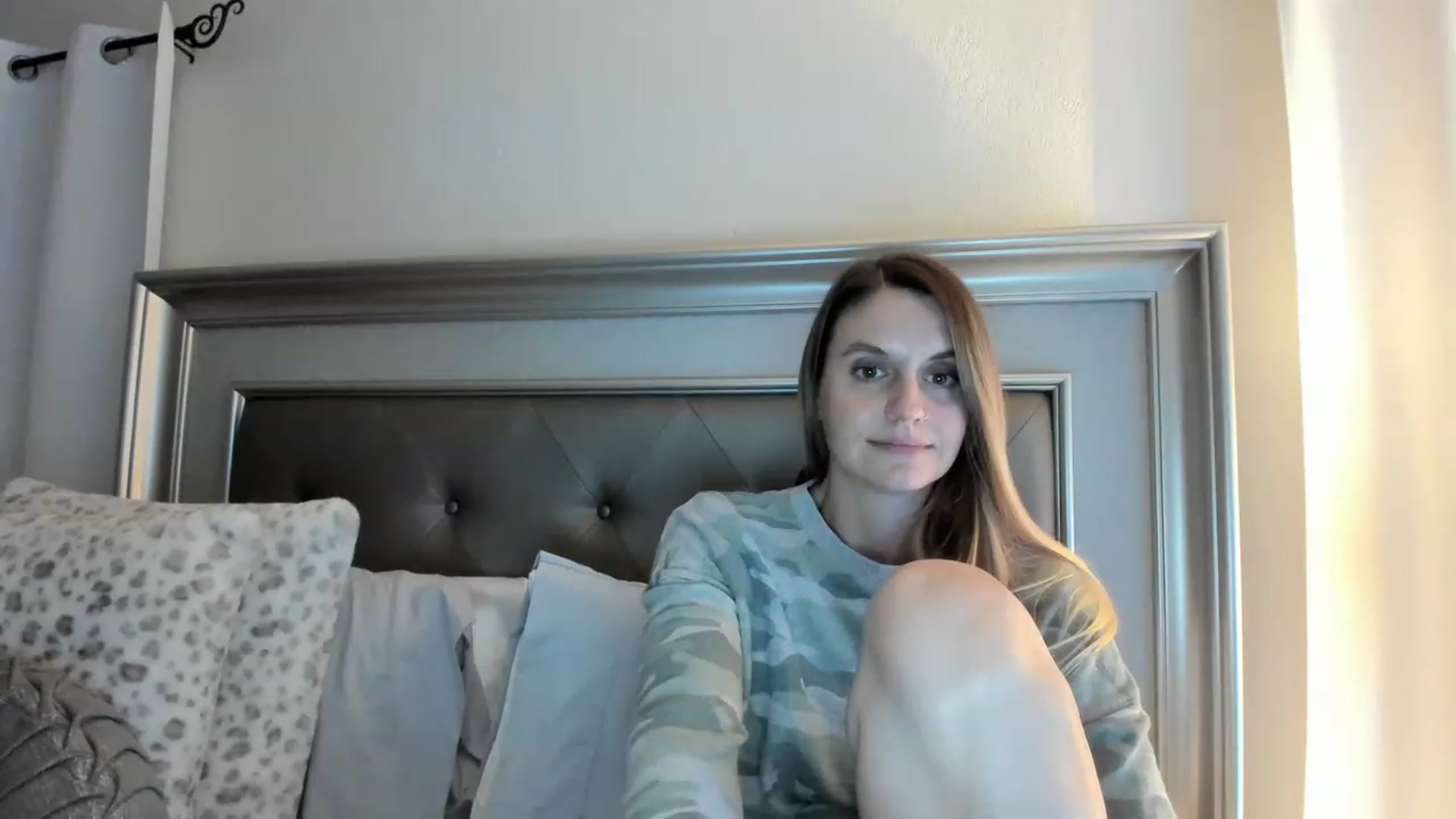 Gallery image thumbnail from Ca_ndi's myfreecams stream on, 03/22/2023, 24:23 image 7 of 20