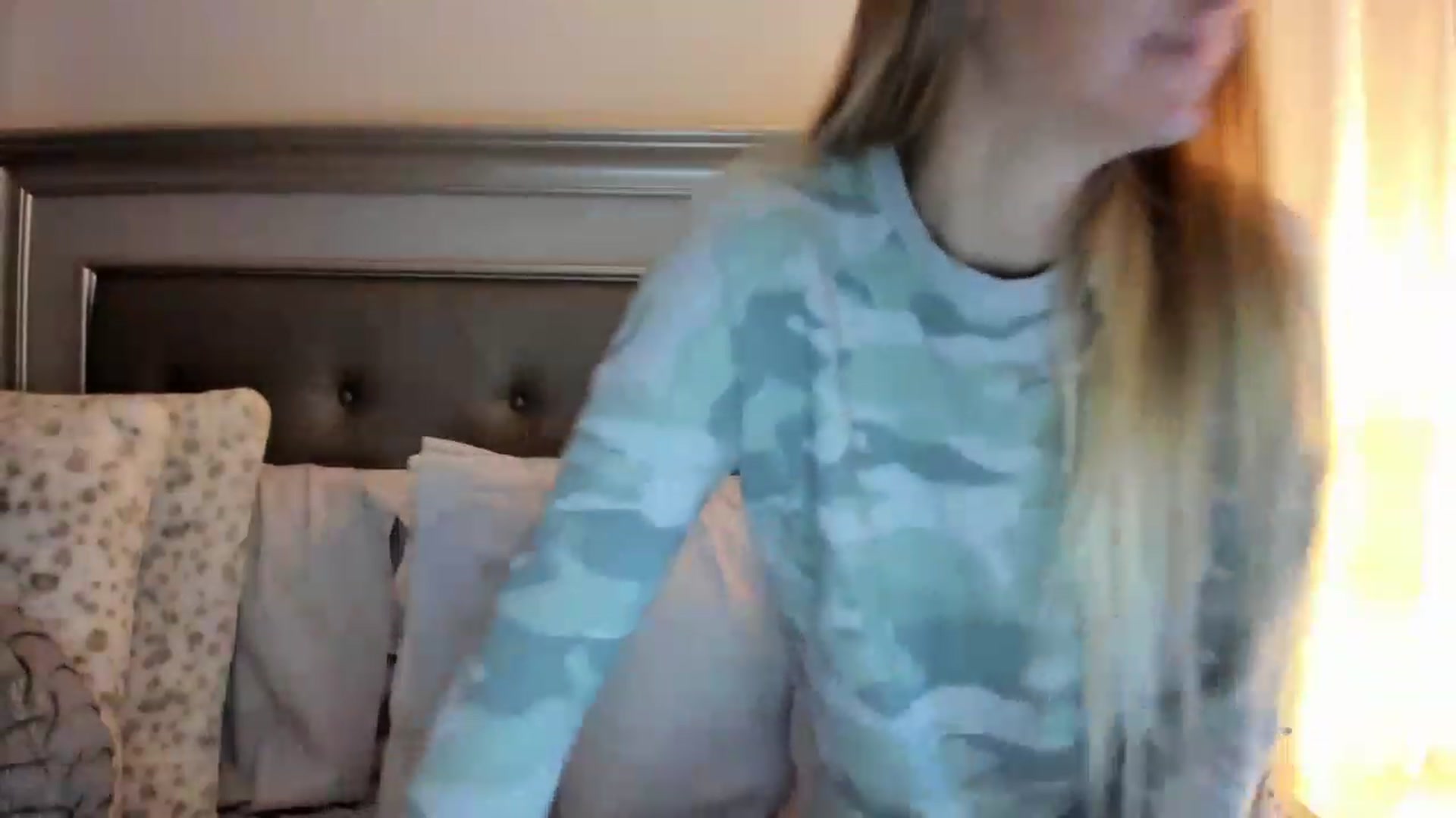 Gallery image thumbnail from Ca_ndi's myfreecams stream on, 03/22/2023, 24:23 image 19 of 20