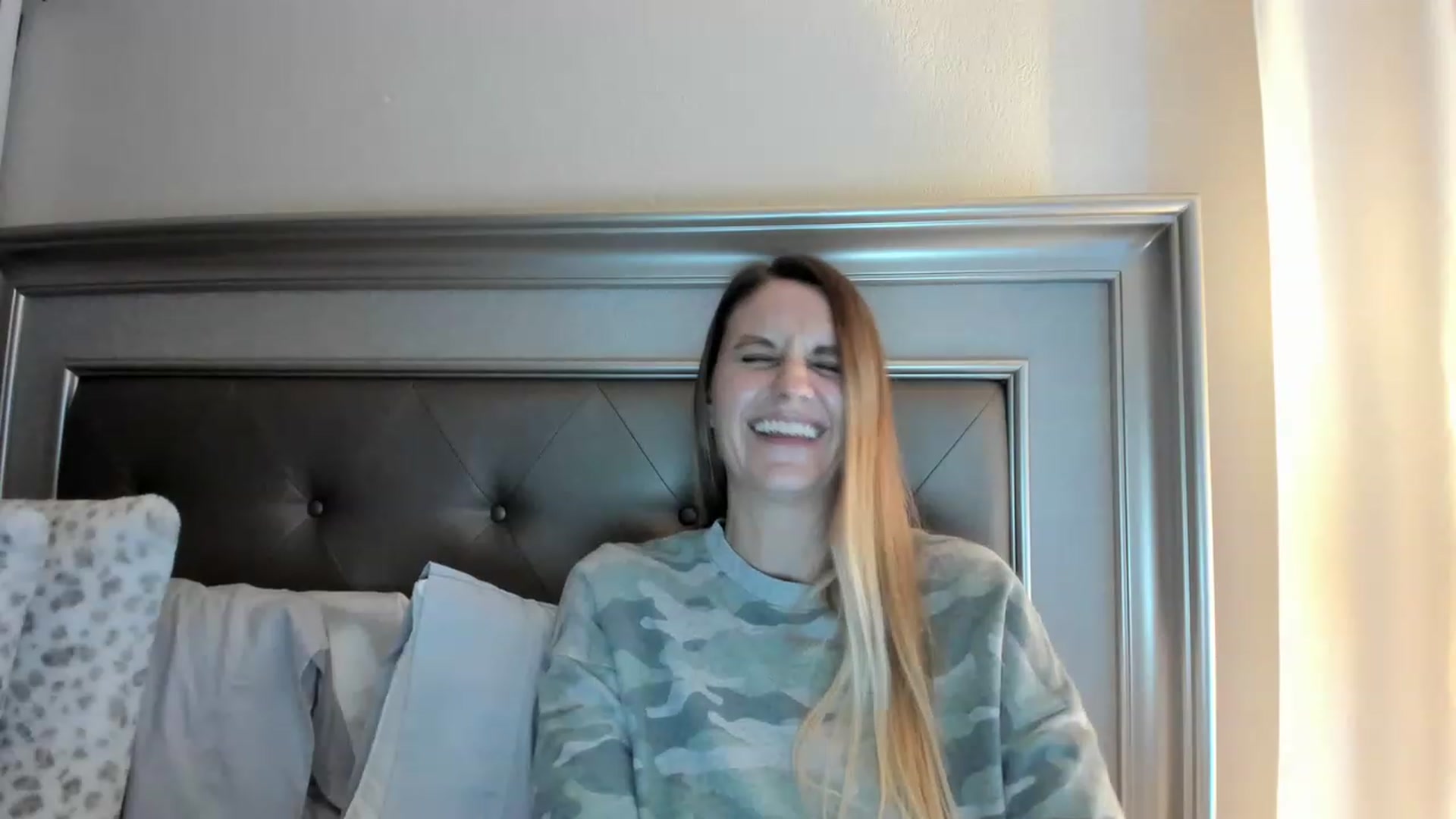 Gallery image thumbnail from Ca_ndi's myfreecams stream on, 03/22/2023, 24:23 image 12 of 20