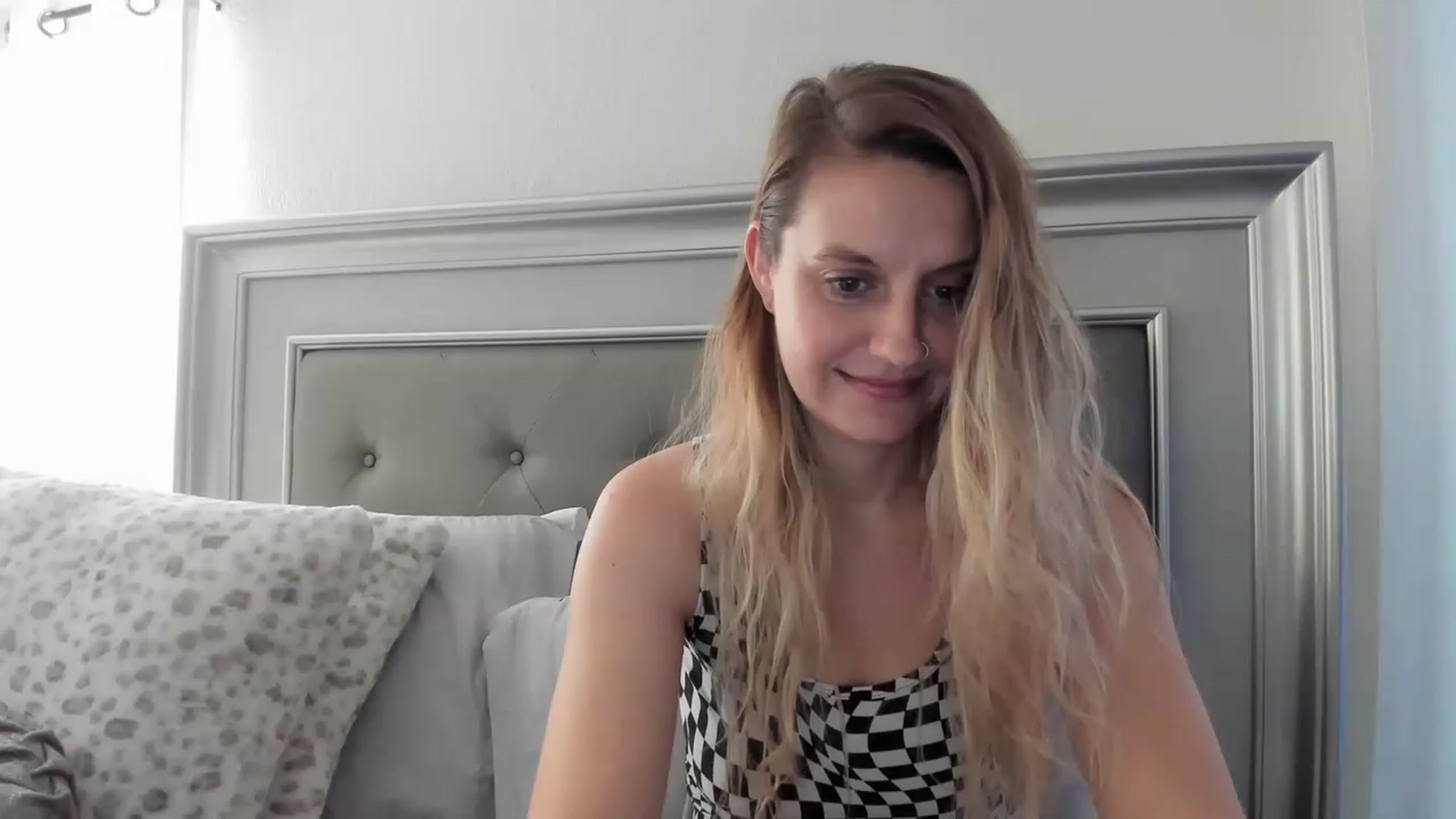 Gallery image thumbnail from Ca_ndi's myfreecams stream on, 03/24/2023, 13:00 image 7 of 20