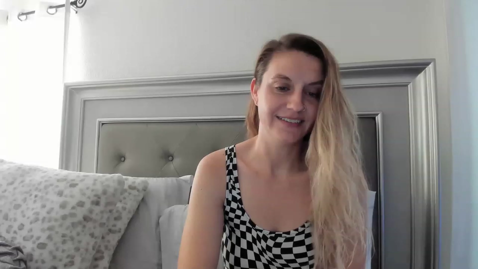 Gallery image thumbnail from Ca_ndi's myfreecams stream on, 03/24/2023, 13:00 image 11 of 20