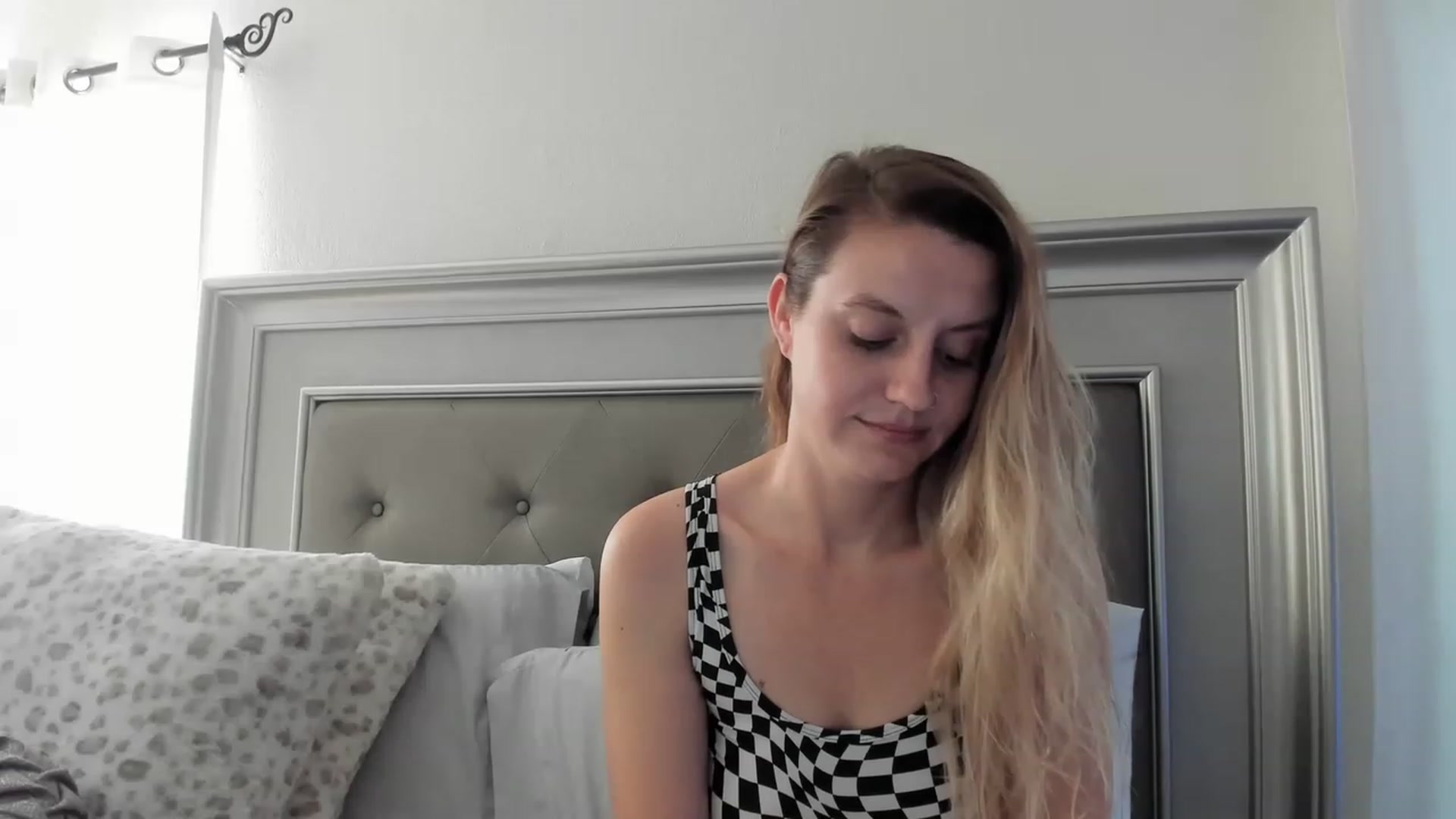 Gallery image thumbnail from Ca_ndi's myfreecams stream on, 03/24/2023, 13:00 image 10 of 20