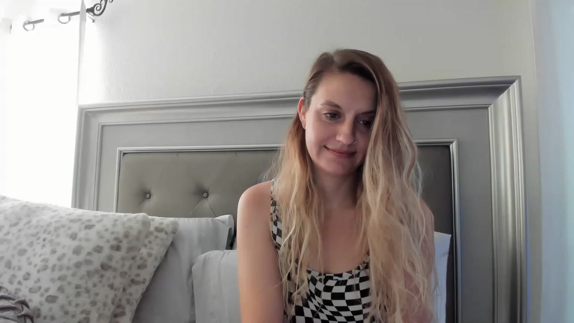 Gallery image thumbnail from Ca_ndi's myfreecams stream on, 03/24/2023, 13:00 image 5 of 20