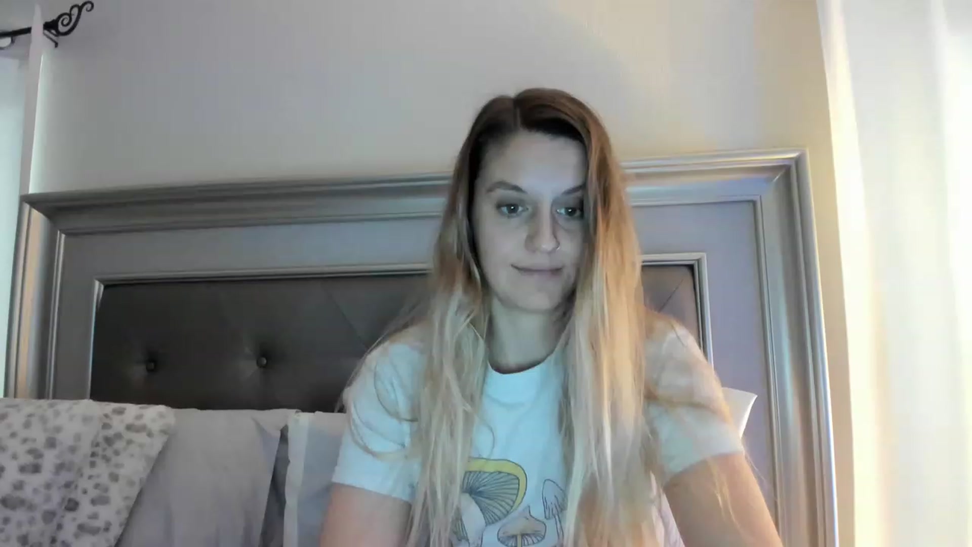 Gallery image thumbnail from Ca_ndi's myfreecams stream on, 03/25/2023, 12:21 image 11 of 20