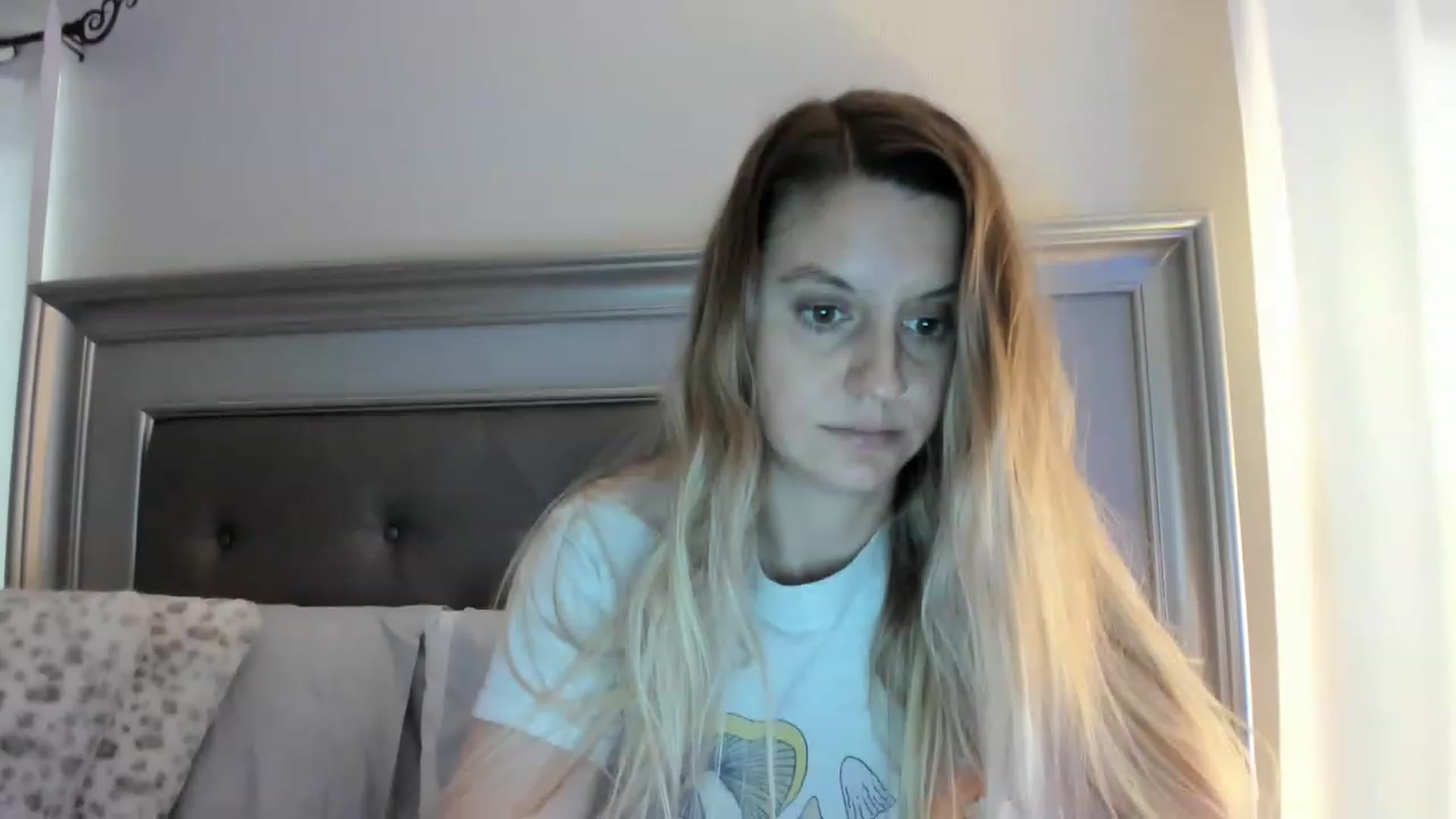 Gallery image thumbnail from Ca_ndi's myfreecams stream on, 03/25/2023, 12:21 image 10 of 20