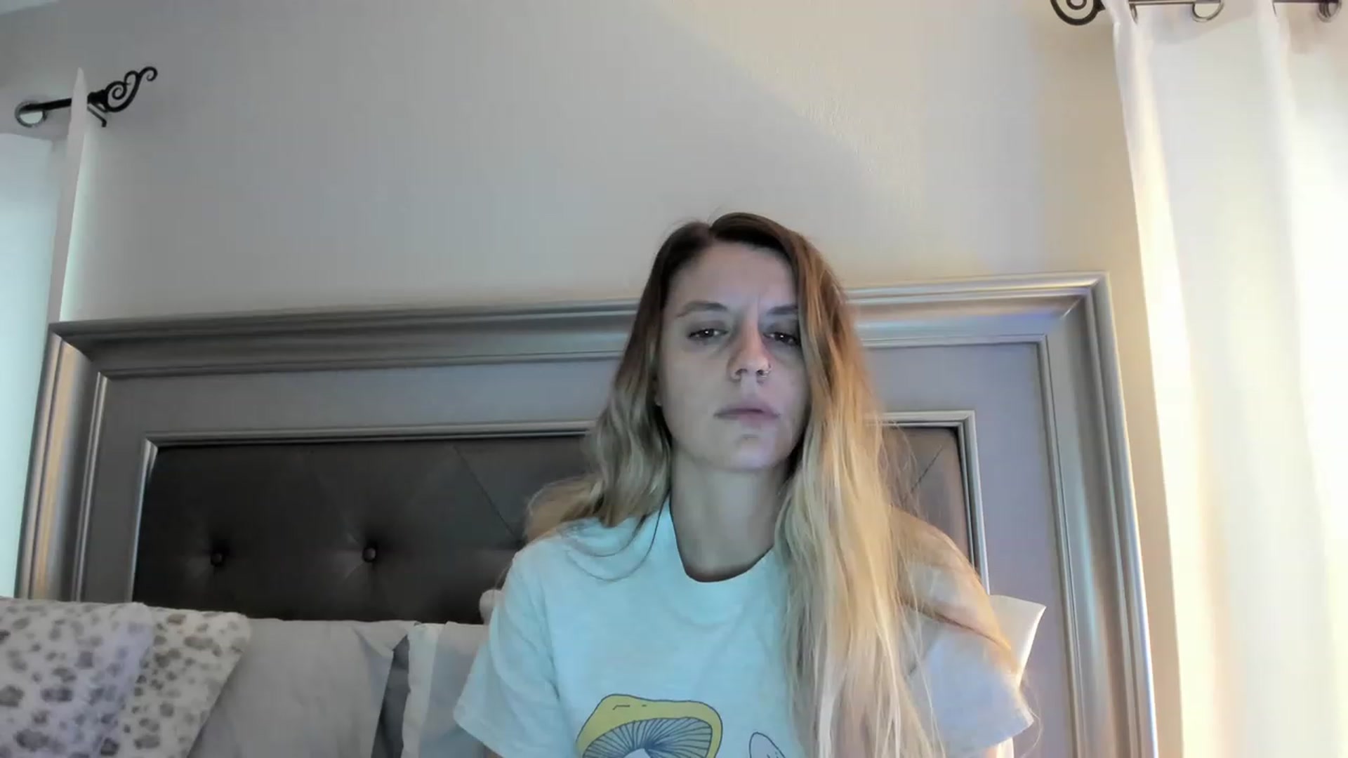 Gallery image thumbnail from Ca_ndi's myfreecams stream on, 03/25/2023, 12:21 image 5 of 20