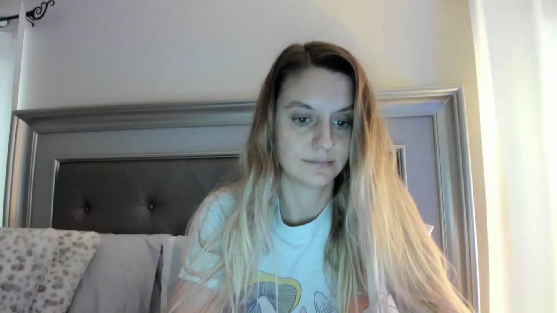 Gallery image thumbnail from Ca_ndi's myfreecams stream on, 03/25/2023, 12:21 image 9 of 20