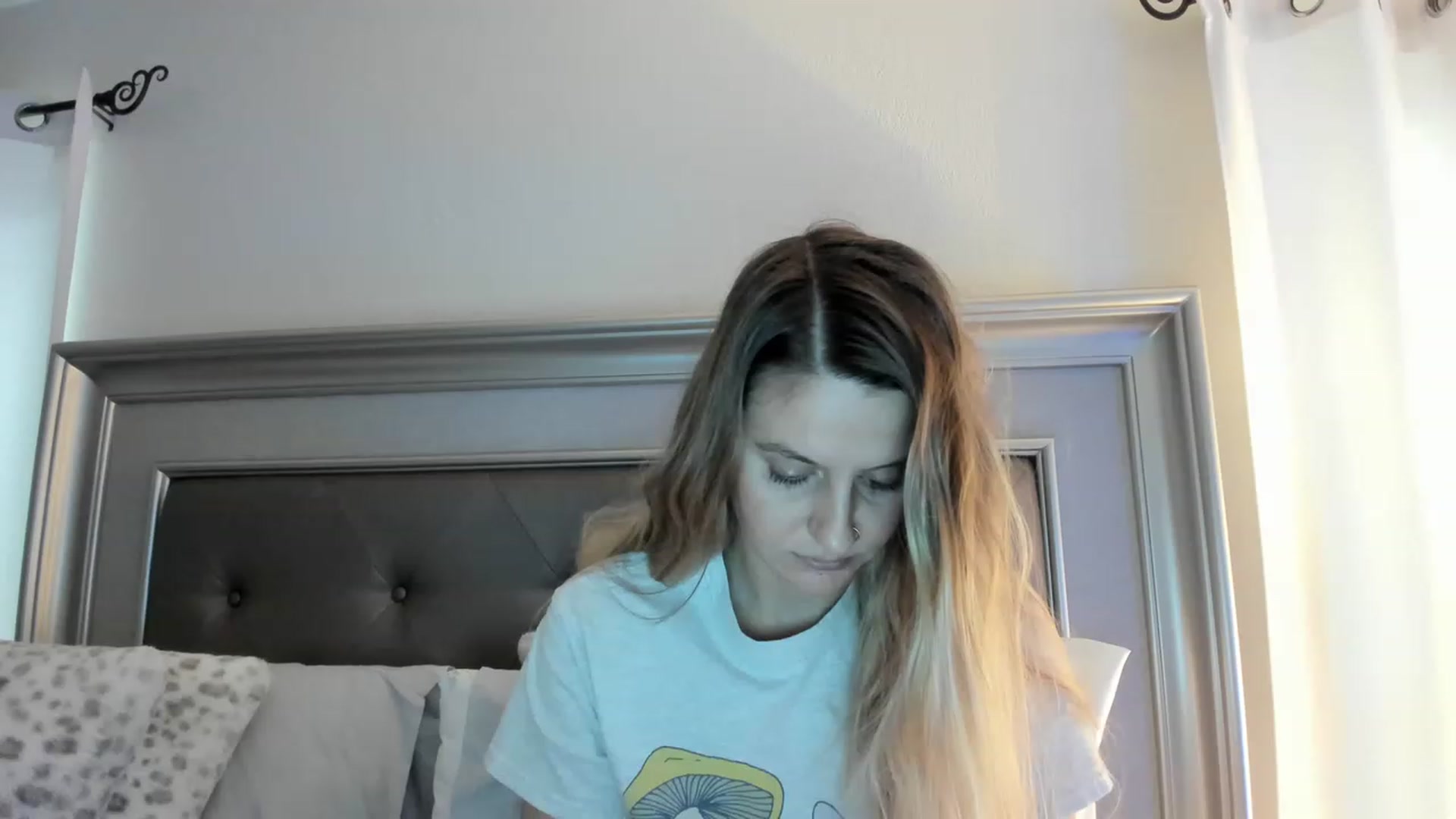 Gallery image thumbnail from Ca_ndi's myfreecams stream on, 03/25/2023, 12:21 image 4 of 20
