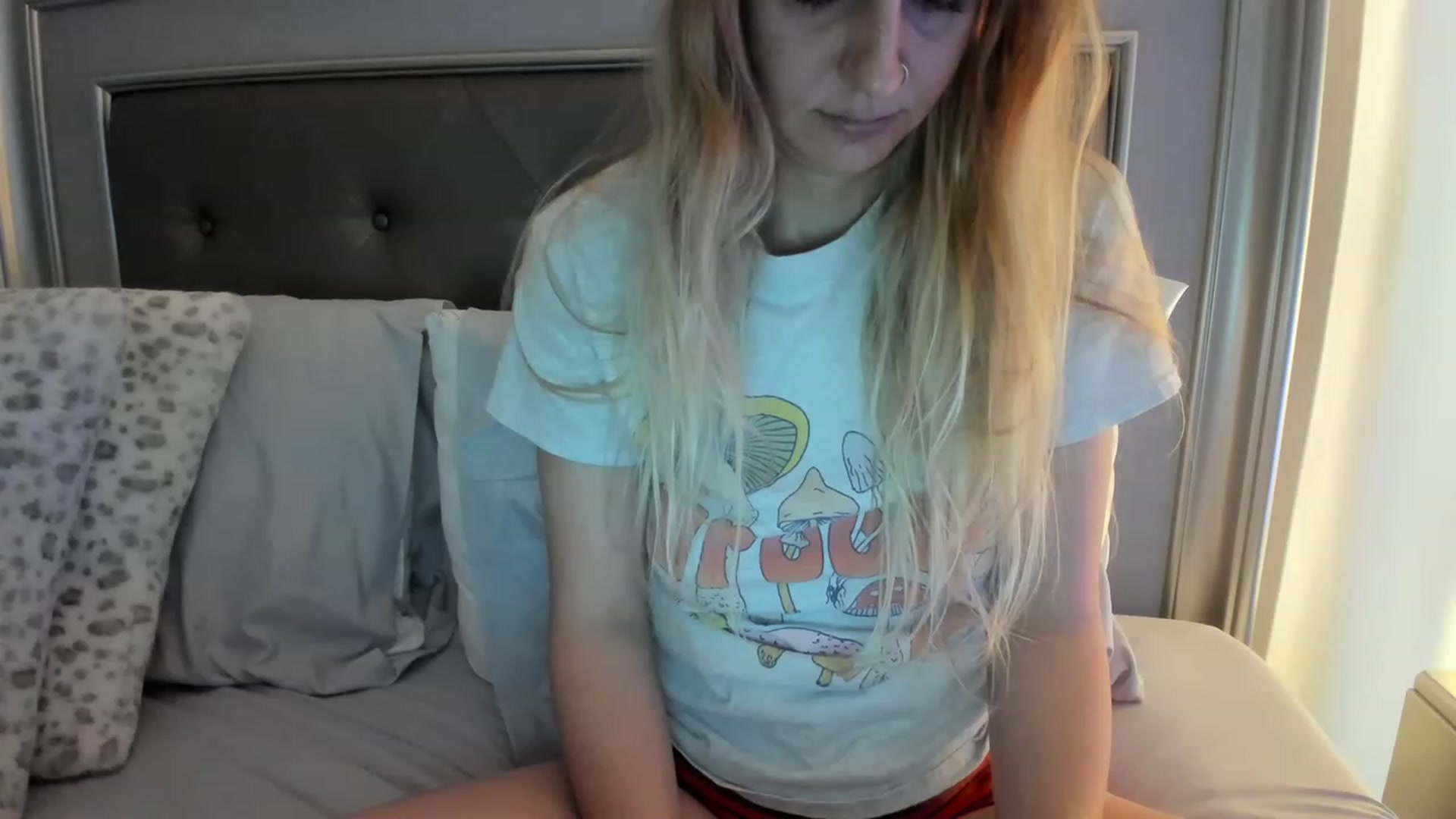 Gallery image thumbnail from Ca_ndi's myfreecams stream on, 03/25/2023, 12:21 image 17 of 20