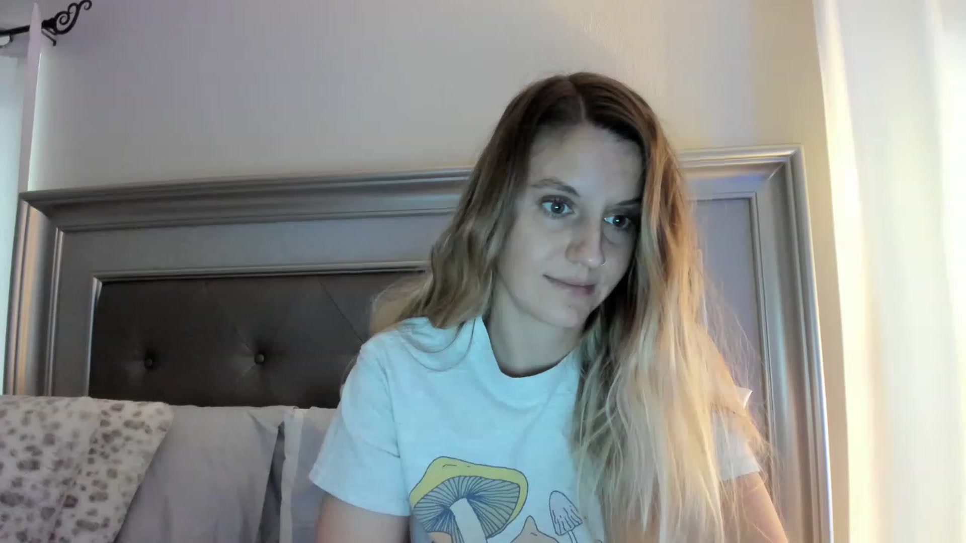 Gallery image thumbnail from Ca_ndi's myfreecams stream on, 03/25/2023, 12:21 image 7 of 20