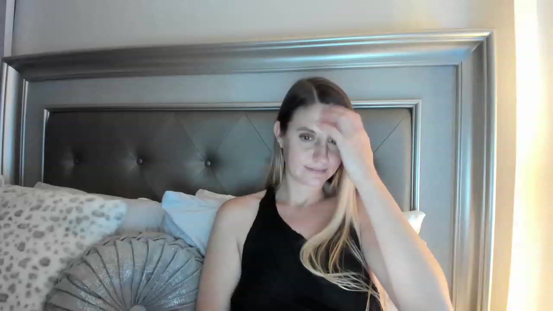 Gallery image thumbnail from Ca_ndi's myfreecams stream on, 03/28/2023, 24:41 image 15 of 20