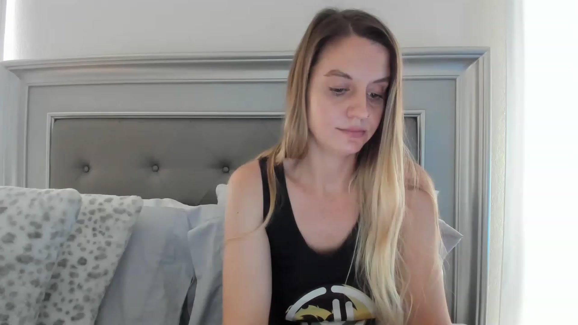 Gallery image thumbnail from Ca_ndi's myfreecams stream on, 03/28/2023, 13:20 image 20 of 20