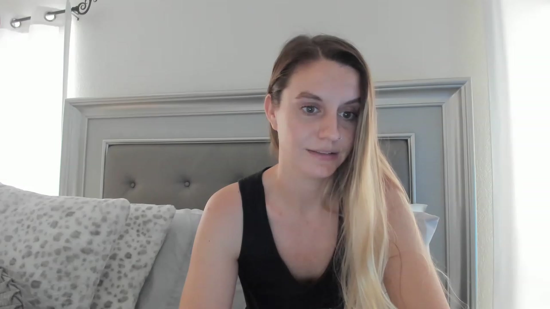 Gallery image thumbnail from Ca_ndi's myfreecams stream on, 03/28/2023, 13:20 image 15 of 20