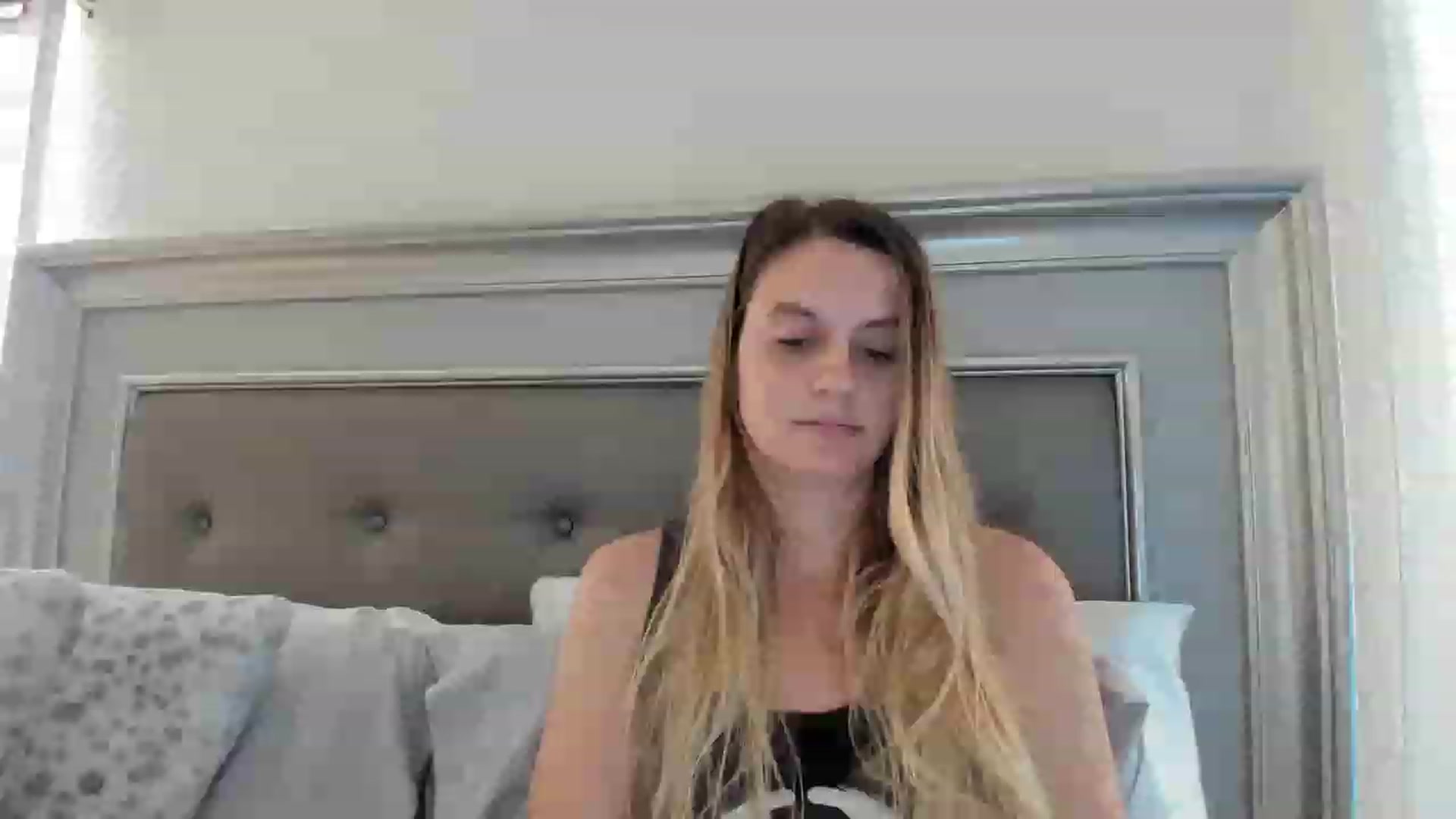 Gallery image thumbnail from Ca_ndi's myfreecams stream on, 03/28/2023, 13:20 image 6 of 20