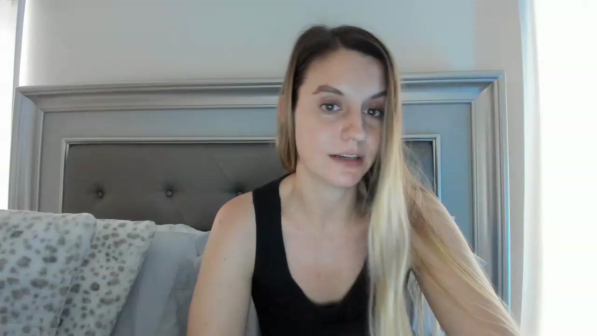 Gallery image thumbnail from Ca_ndi's myfreecams stream on, 03/28/2023, 14:04 image 9 of 20