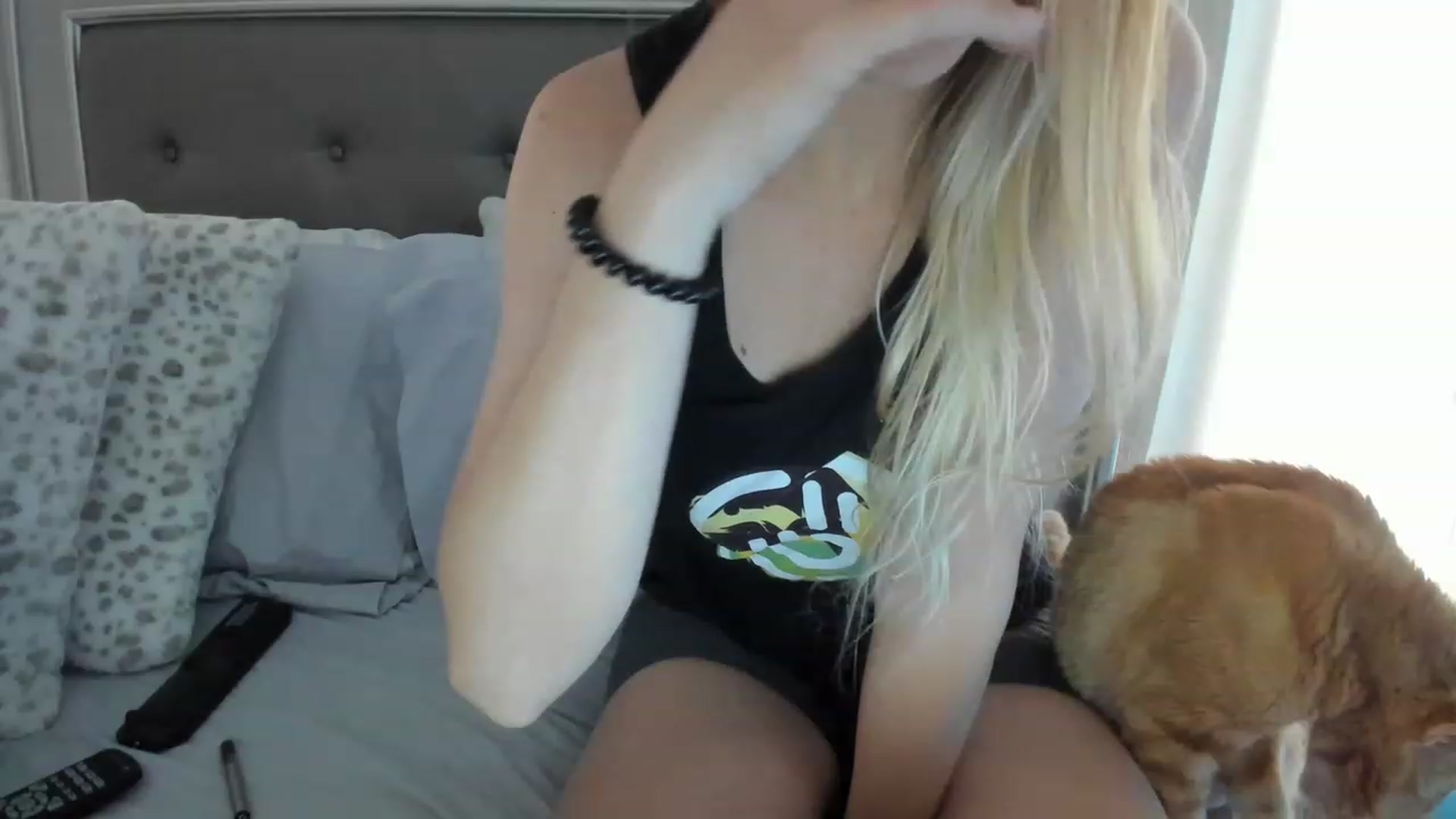 Gallery image thumbnail from Ca_ndi's myfreecams stream on, 03/28/2023, 14:04 image 14 of 20