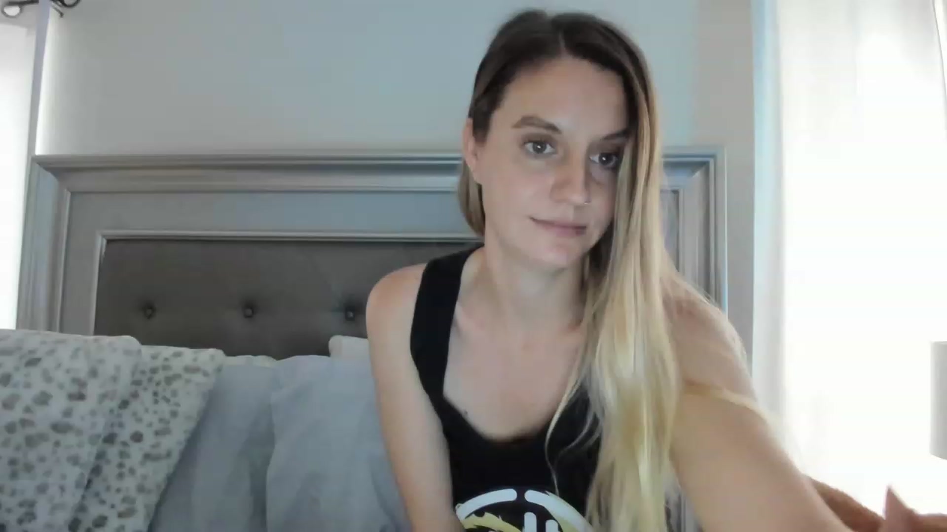 Gallery image thumbnail from Ca_ndi's myfreecams stream on, 03/28/2023, 14:04 image 13 of 20