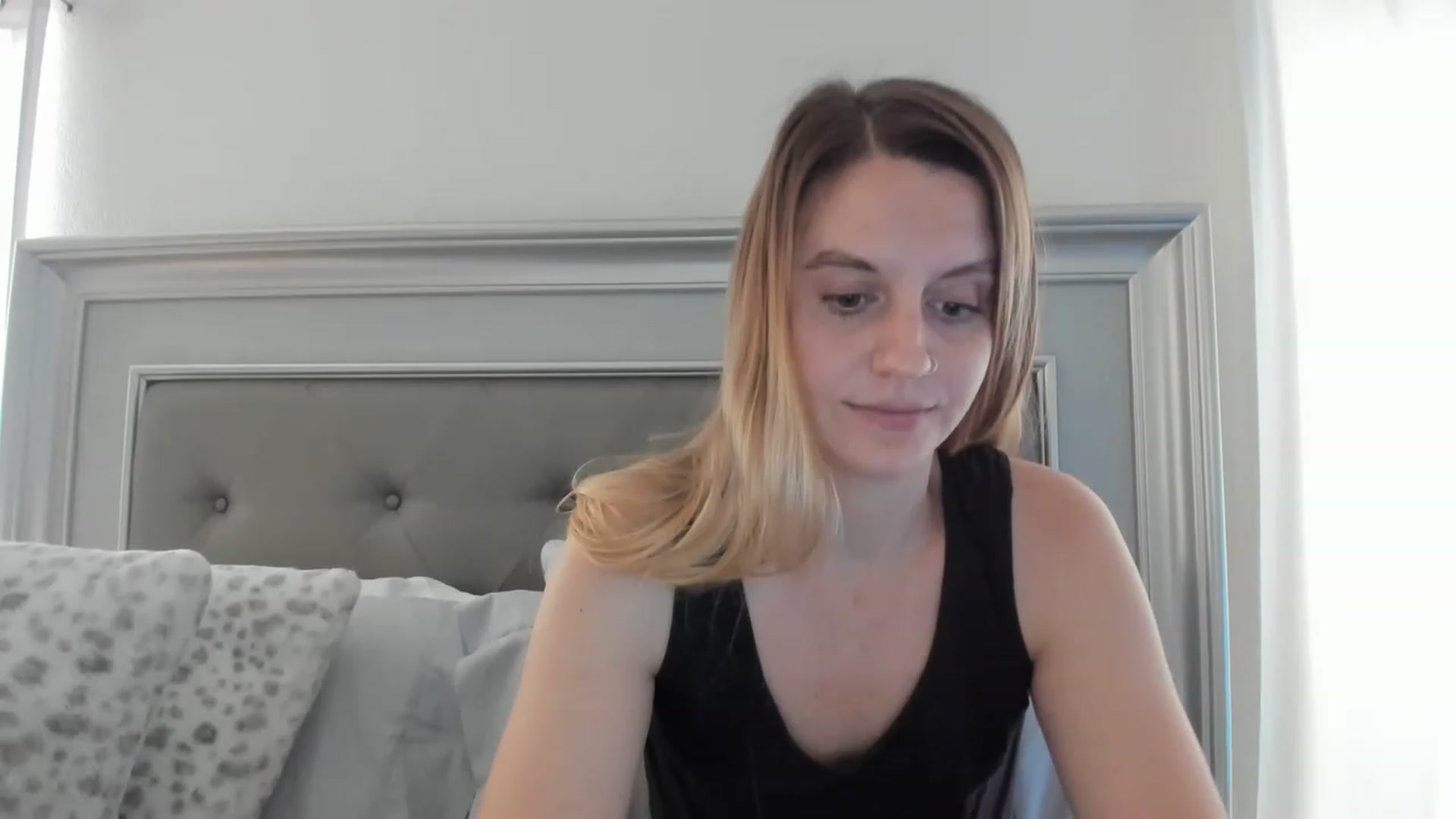 Gallery image thumbnail from Ca_ndi's myfreecams stream on, 03/28/2023, 14:04 image 3 of 20