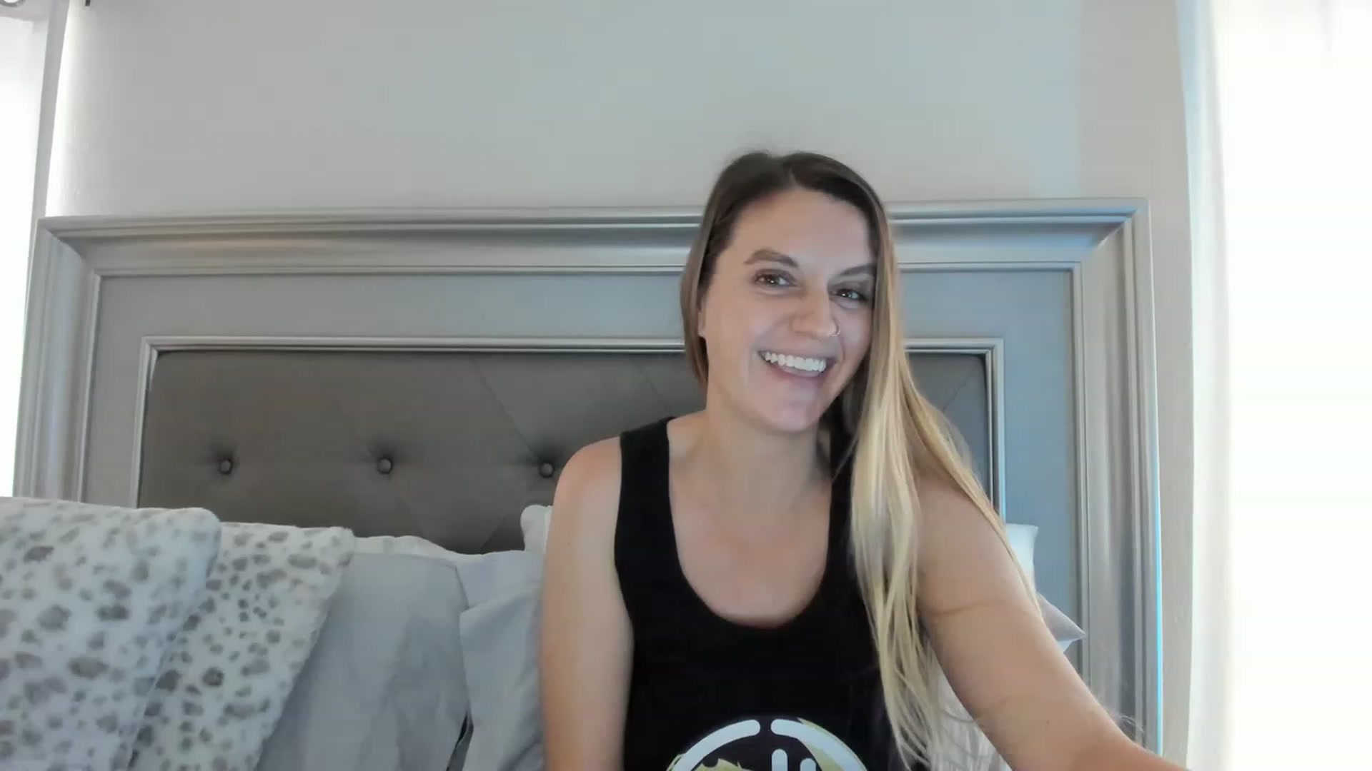 Gallery image thumbnail from Ca_ndi's myfreecams stream on, 03/28/2023, 14:04 image 8 of 20