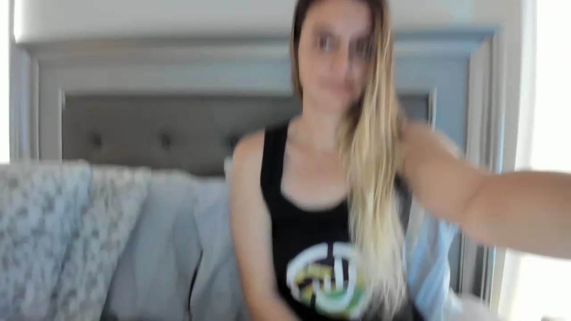 Gallery image thumbnail from Ca_ndi's myfreecams stream on, 03/28/2023, 14:04 image 7 of 20