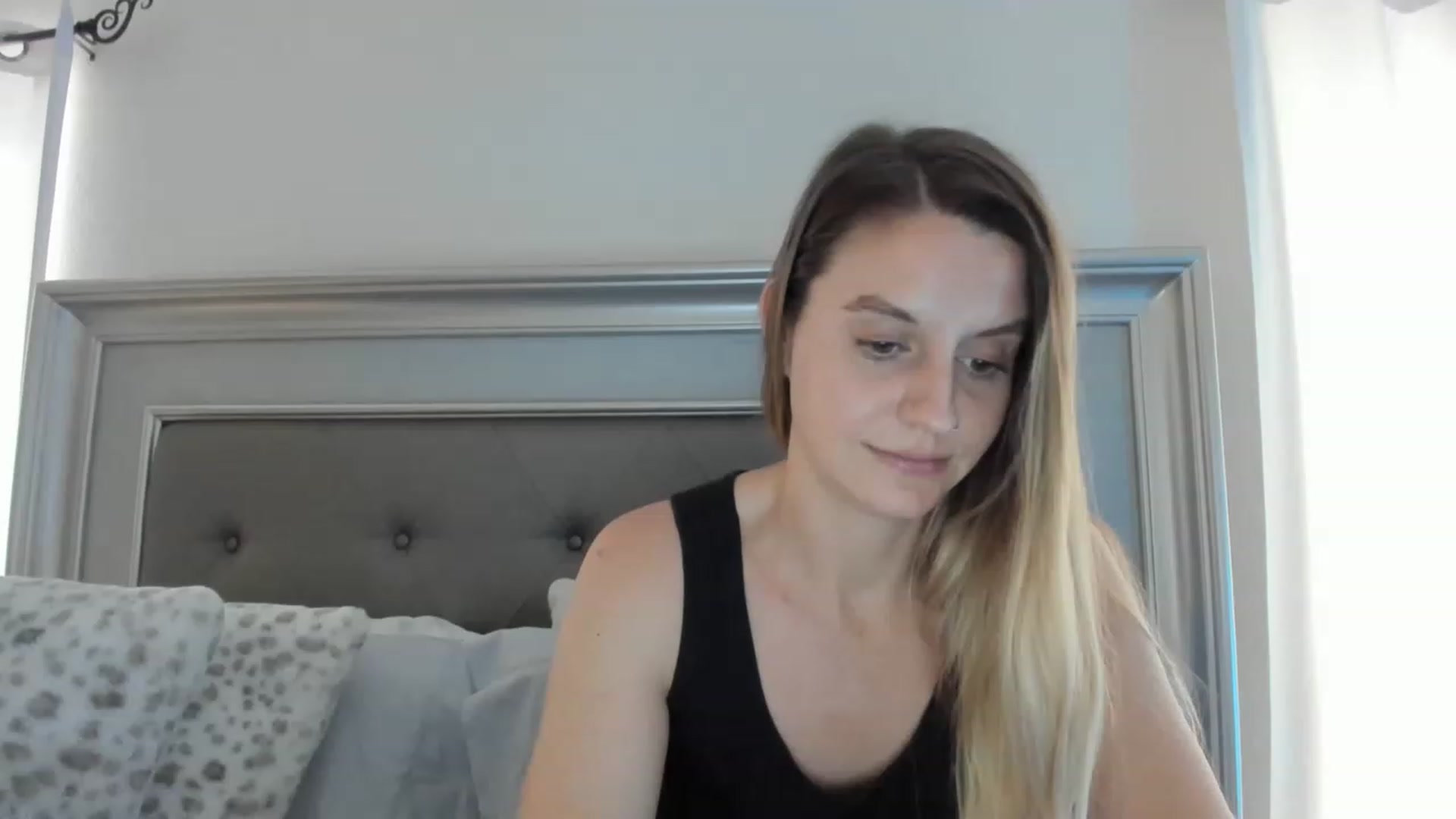 Gallery image thumbnail from Ca_ndi's myfreecams stream on, 03/28/2023, 14:04 image 6 of 20
