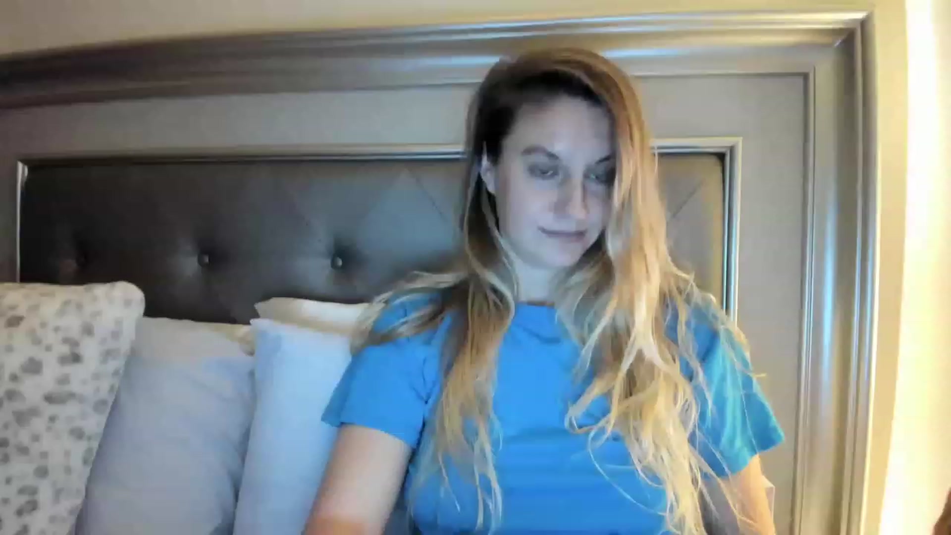 Gallery image thumbnail from Ca_ndi's myfreecams stream on, 04/02/2023, 09:29 image 3 of 20