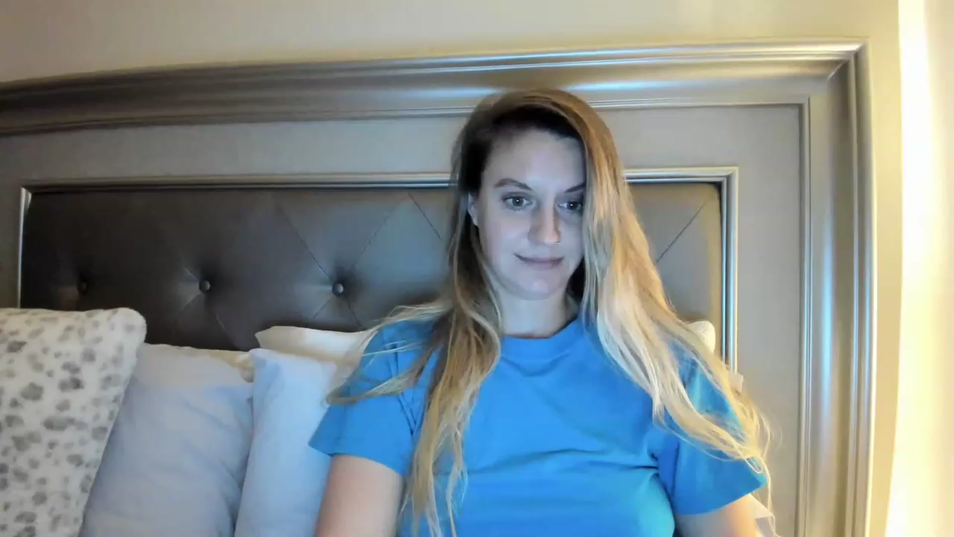 Gallery image thumbnail from Ca_ndi's myfreecams stream on, 04/02/2023, 09:29 image 18 of 20