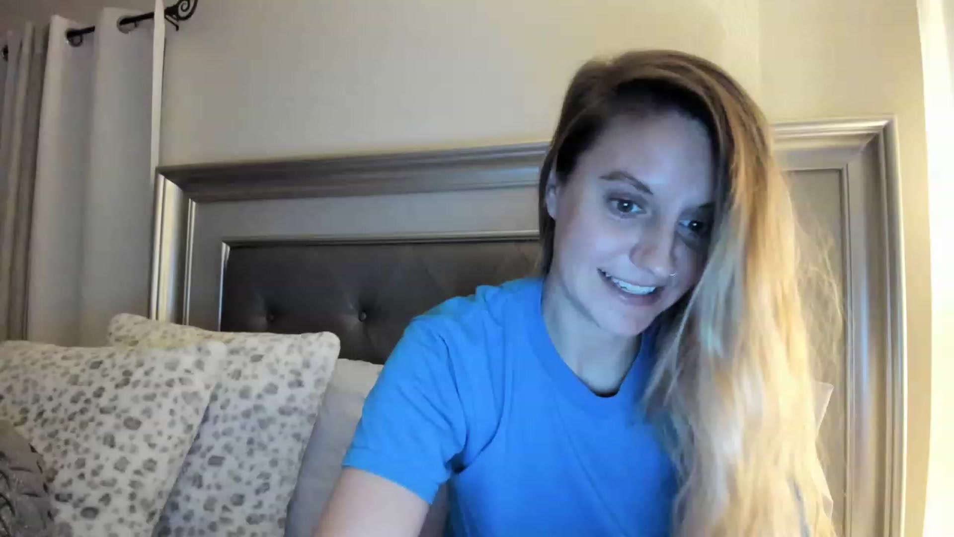 Gallery image thumbnail from Ca_ndi's myfreecams stream on, 04/02/2023, 10:28 image 17 of 20