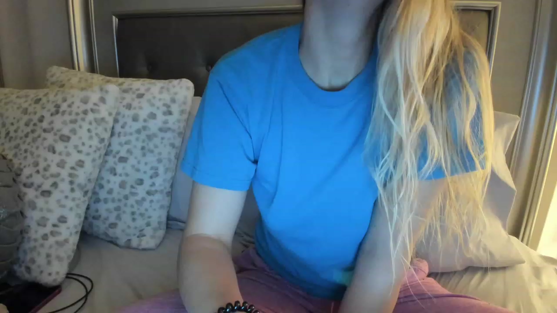 Gallery image thumbnail from Ca_ndi's myfreecams stream on, 04/02/2023, 10:28 image 11 of 20