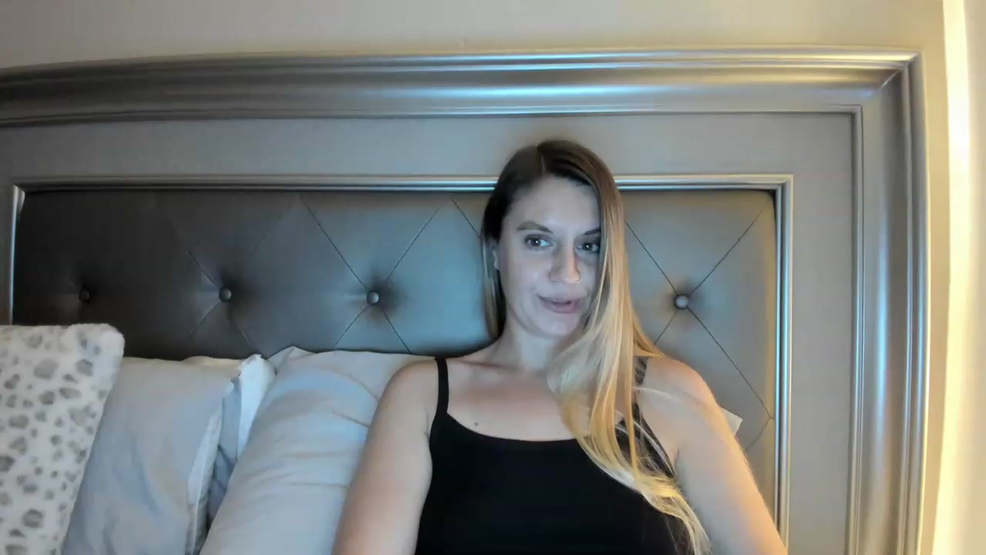 Gallery image thumbnail from Ca_ndi's myfreecams stream on, 04/07/2023, 10:46 image 9 of 20