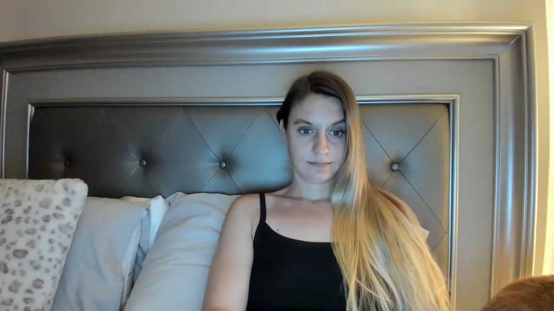 Gallery image thumbnail from Ca_ndi's myfreecams stream on, 04/07/2023, 10:46 image 5 of 20