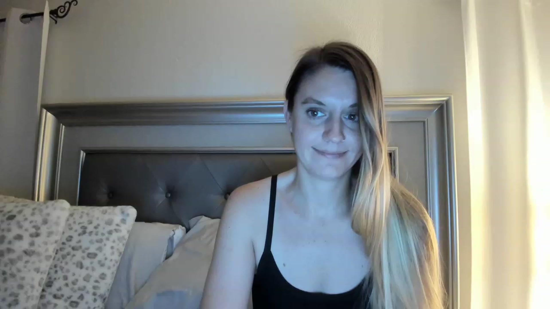 Gallery image thumbnail from Ca_ndi's myfreecams stream on, 04/07/2023, 10:46 image 15 of 20