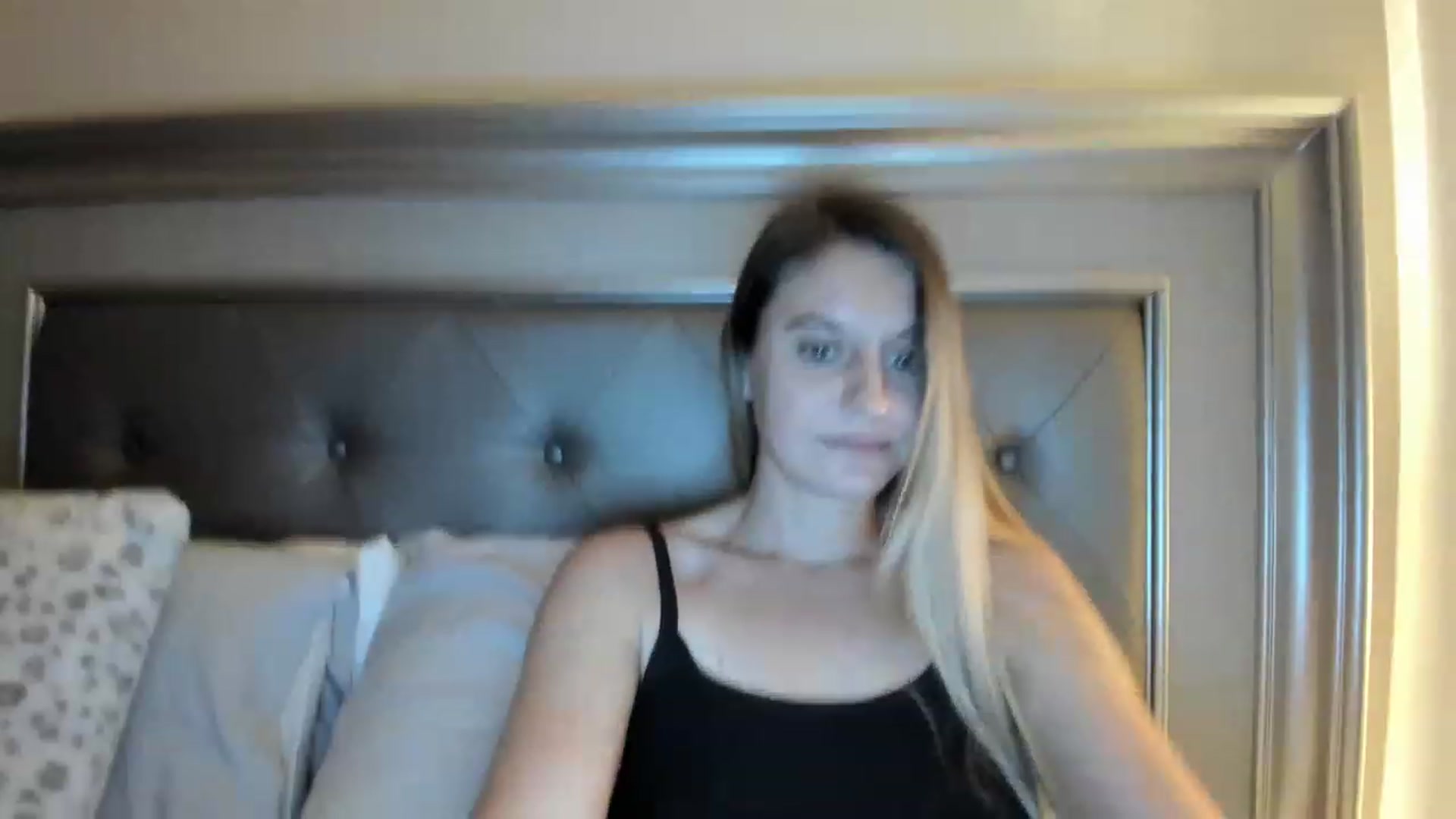 Gallery image thumbnail from Ca_ndi's myfreecams stream on, 04/07/2023, 10:46 image 8 of 20