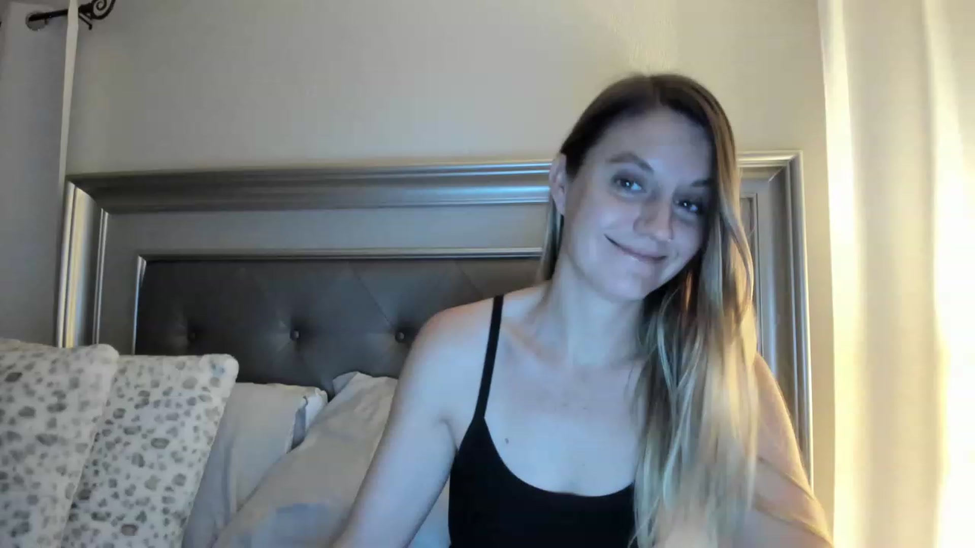 Gallery image thumbnail from Ca_ndi's myfreecams stream on, 04/07/2023, 10:46 image 19 of 20